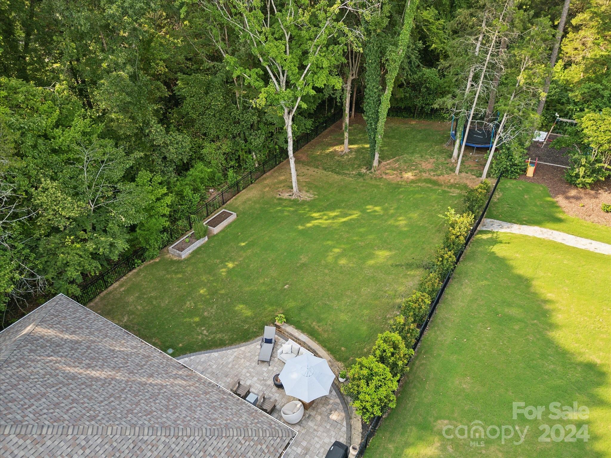 6931 Providence Lane W