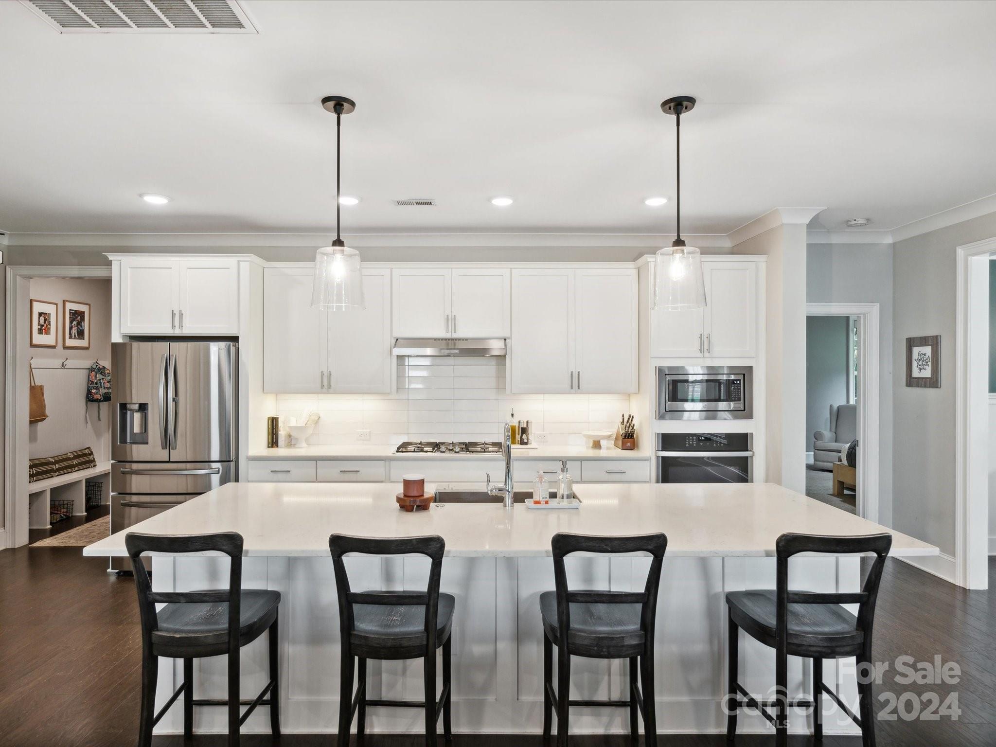 6931 Providence Lane W