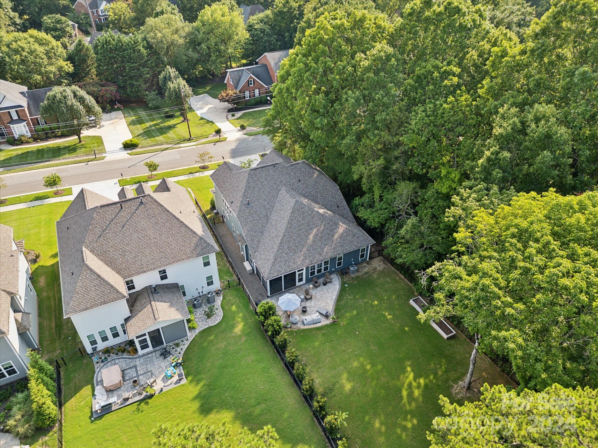 6931 Providence Lane W