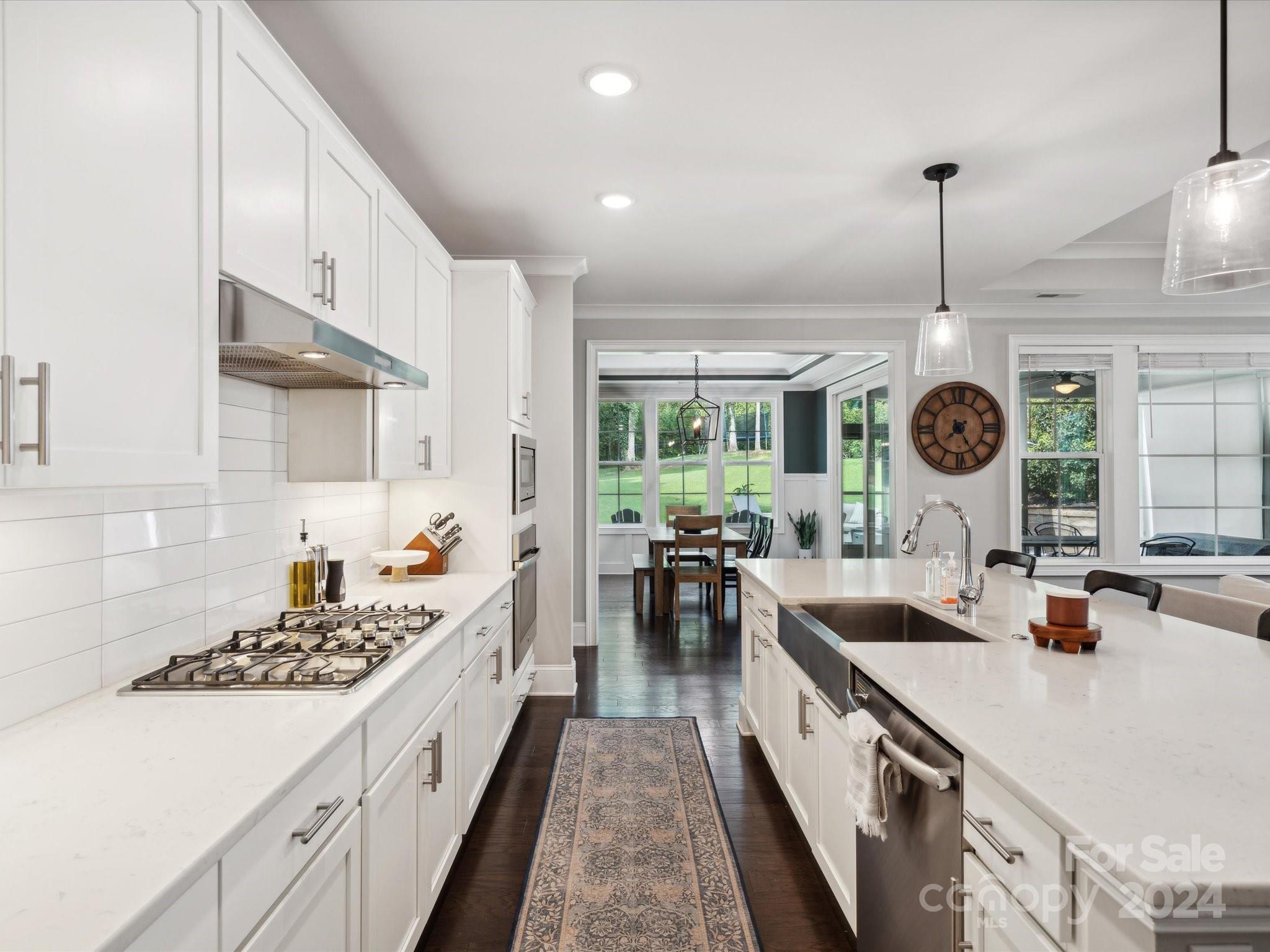 6931 Providence Lane W