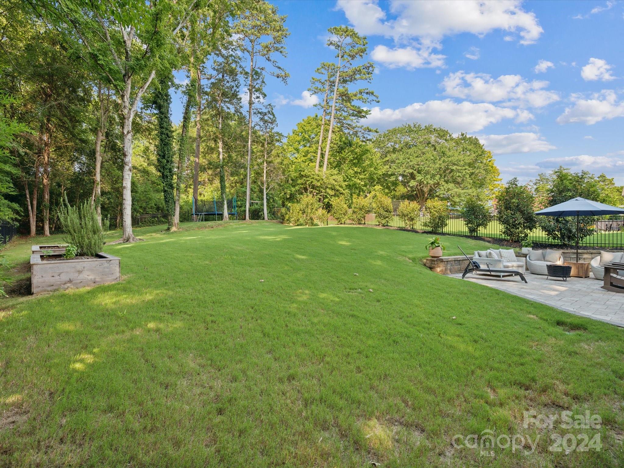 6931 Providence Lane W