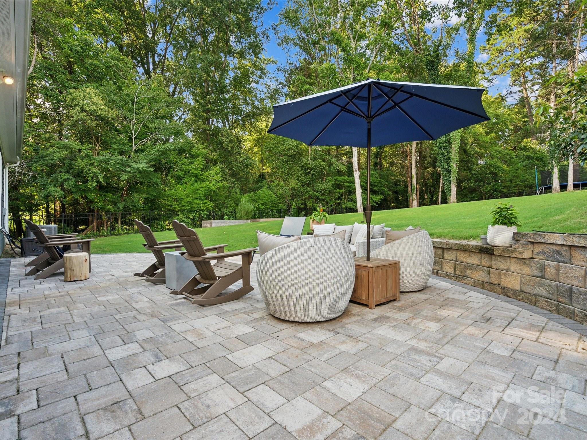 6931 Providence Lane W