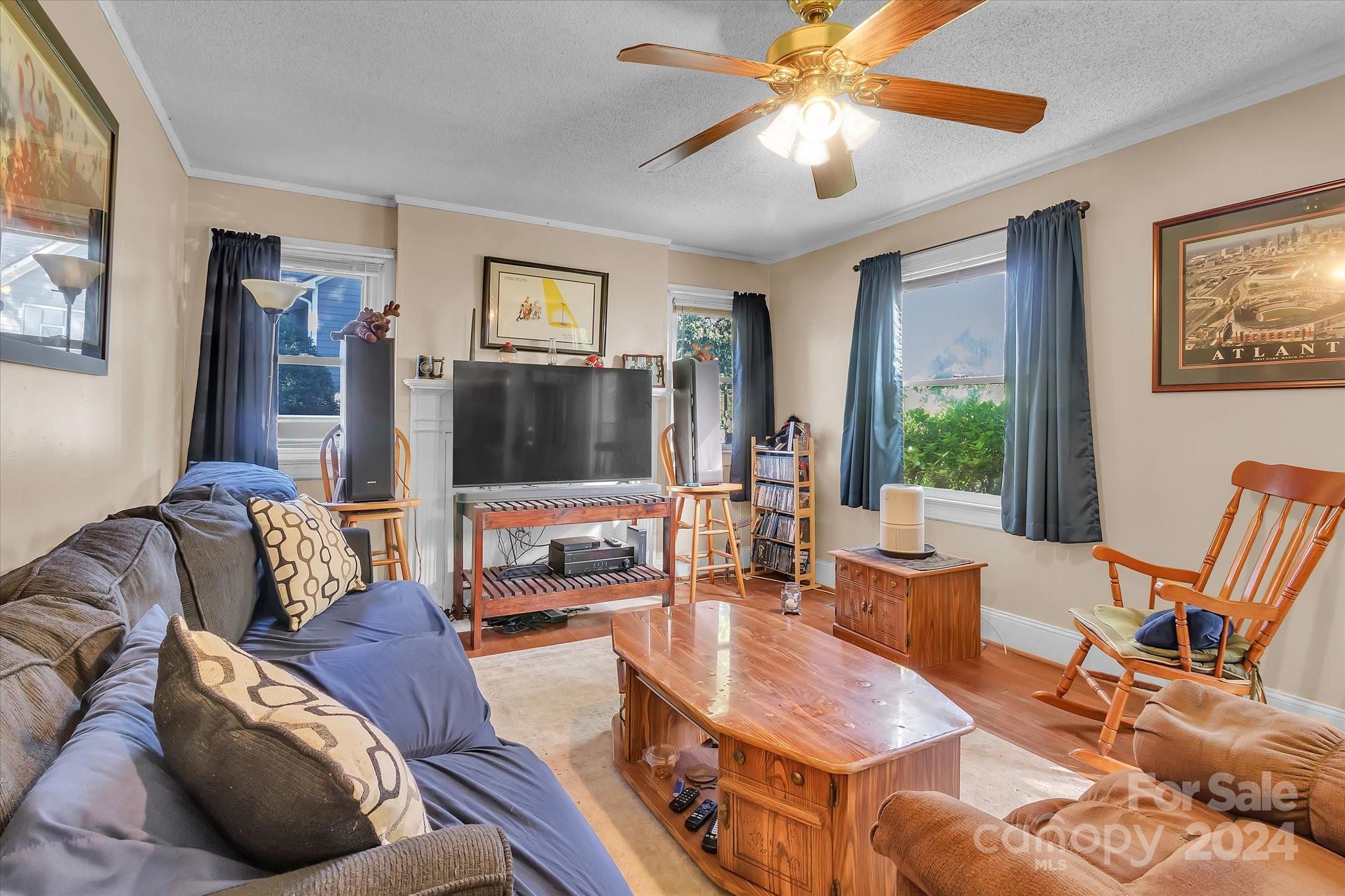 114 Gregg Street W