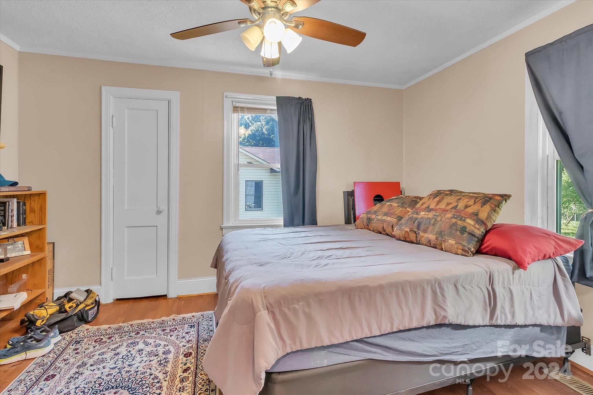 114 Gregg Street W