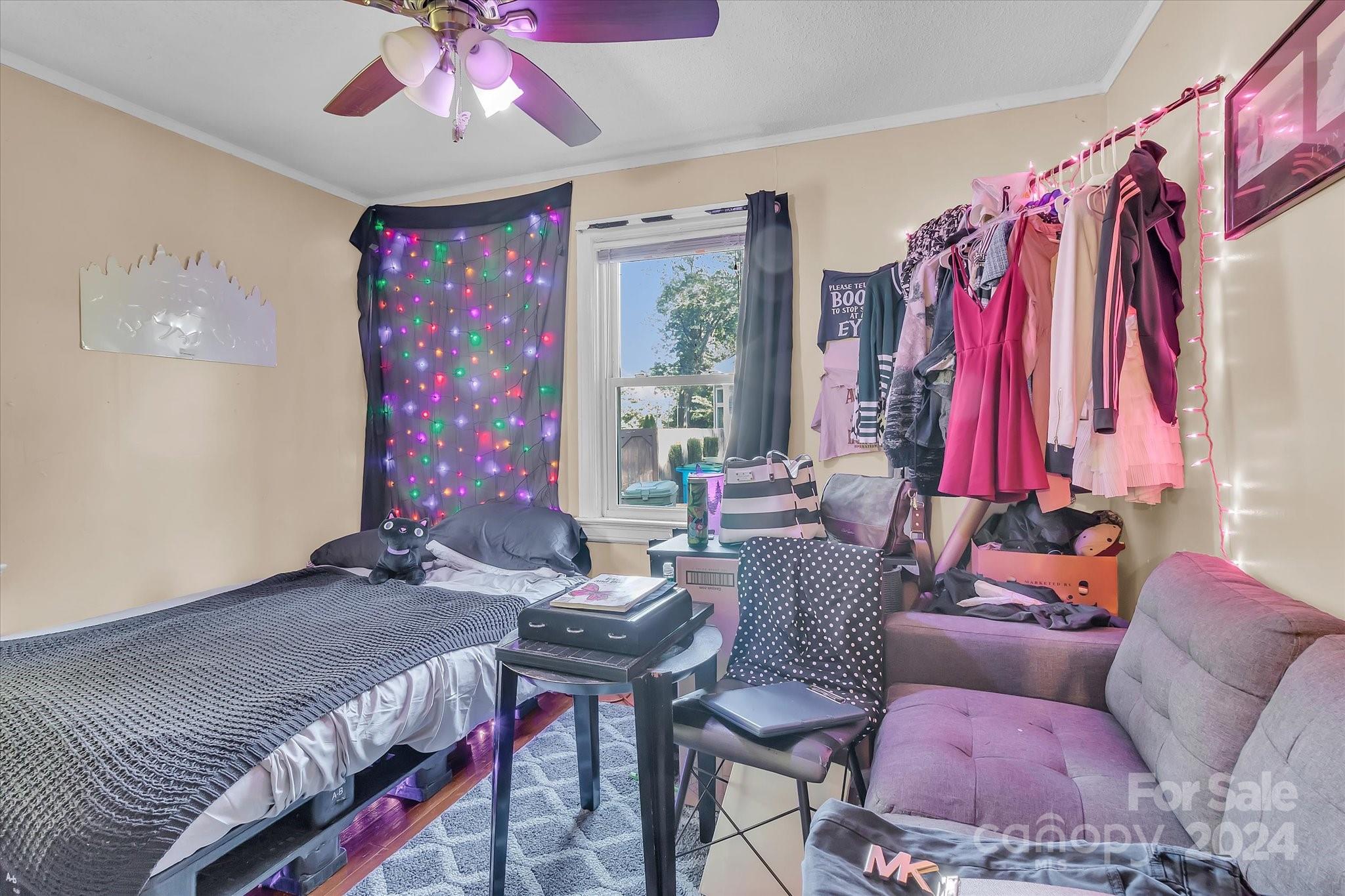 114 Gregg Street W
