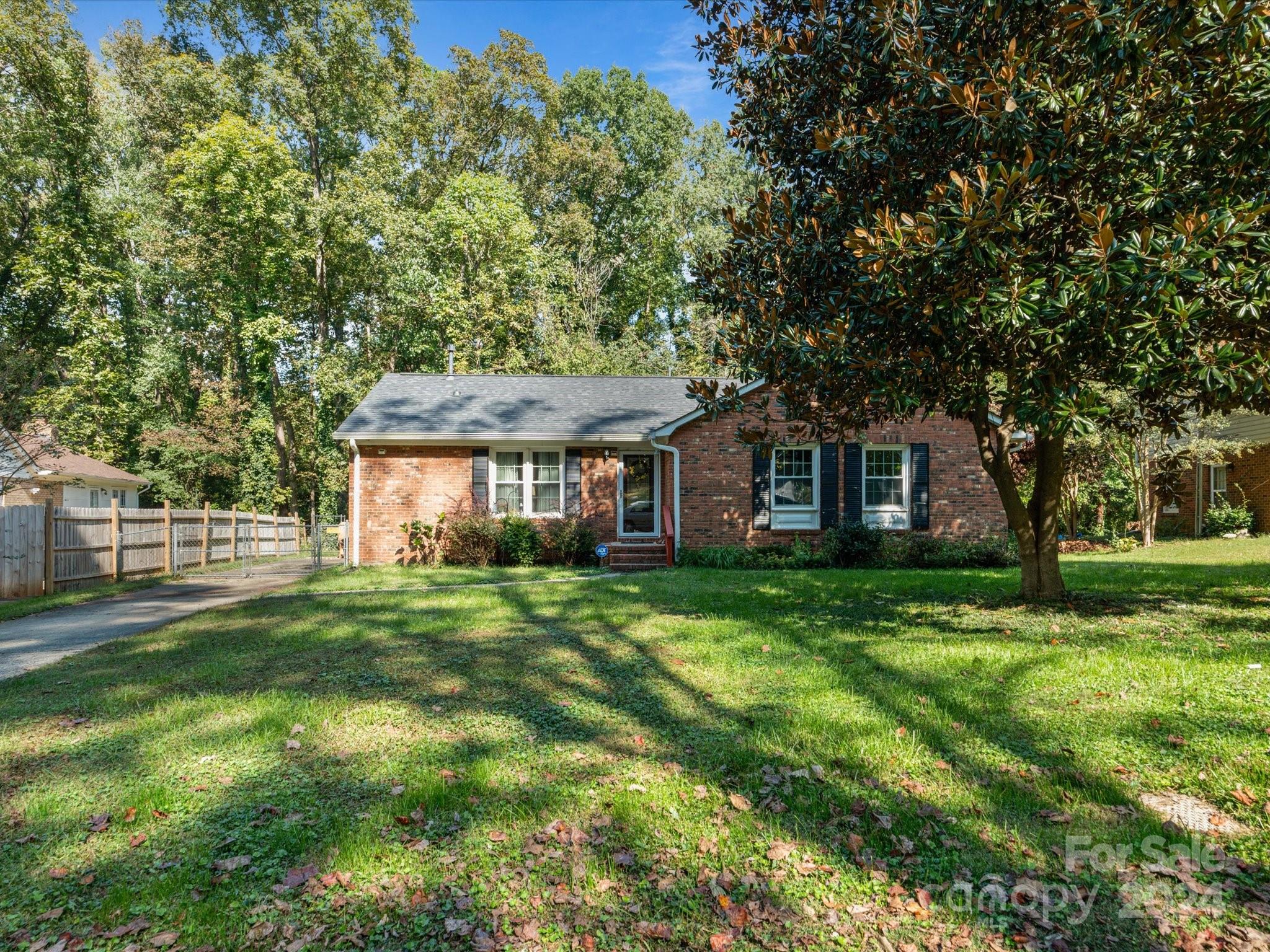 6221 Cross Creek Lane