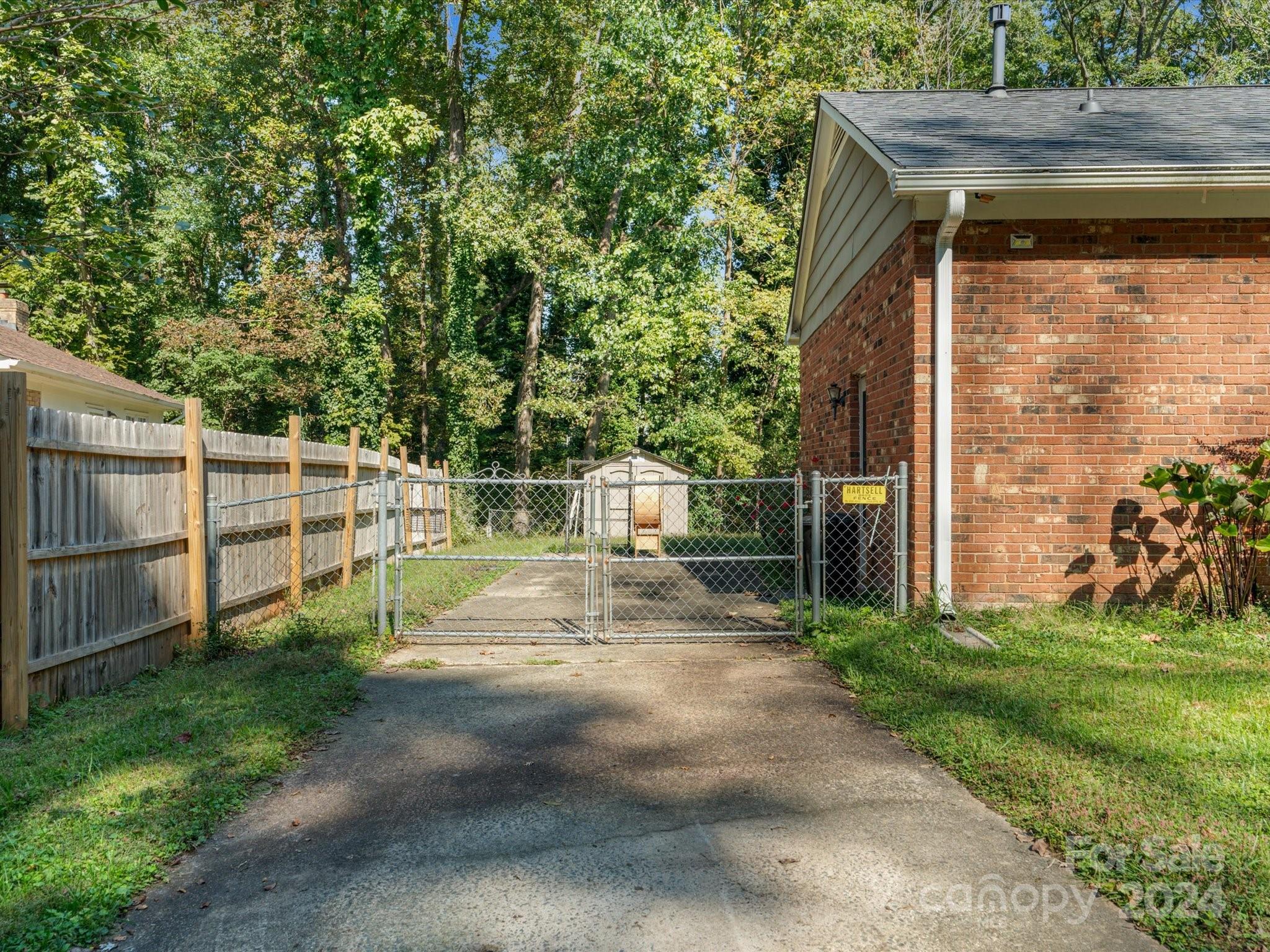 6221 Cross Creek Lane