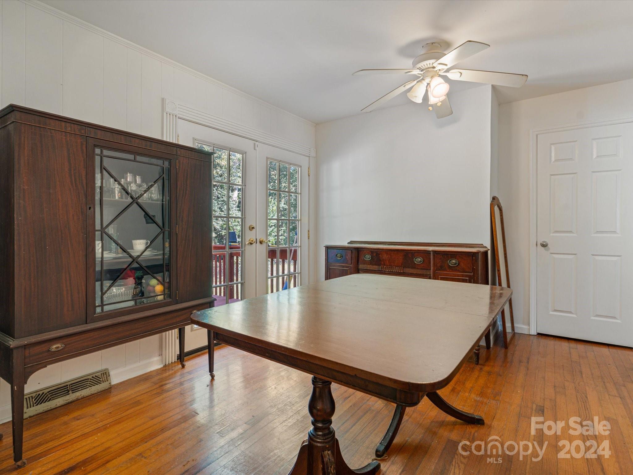 6221 Cross Creek Lane