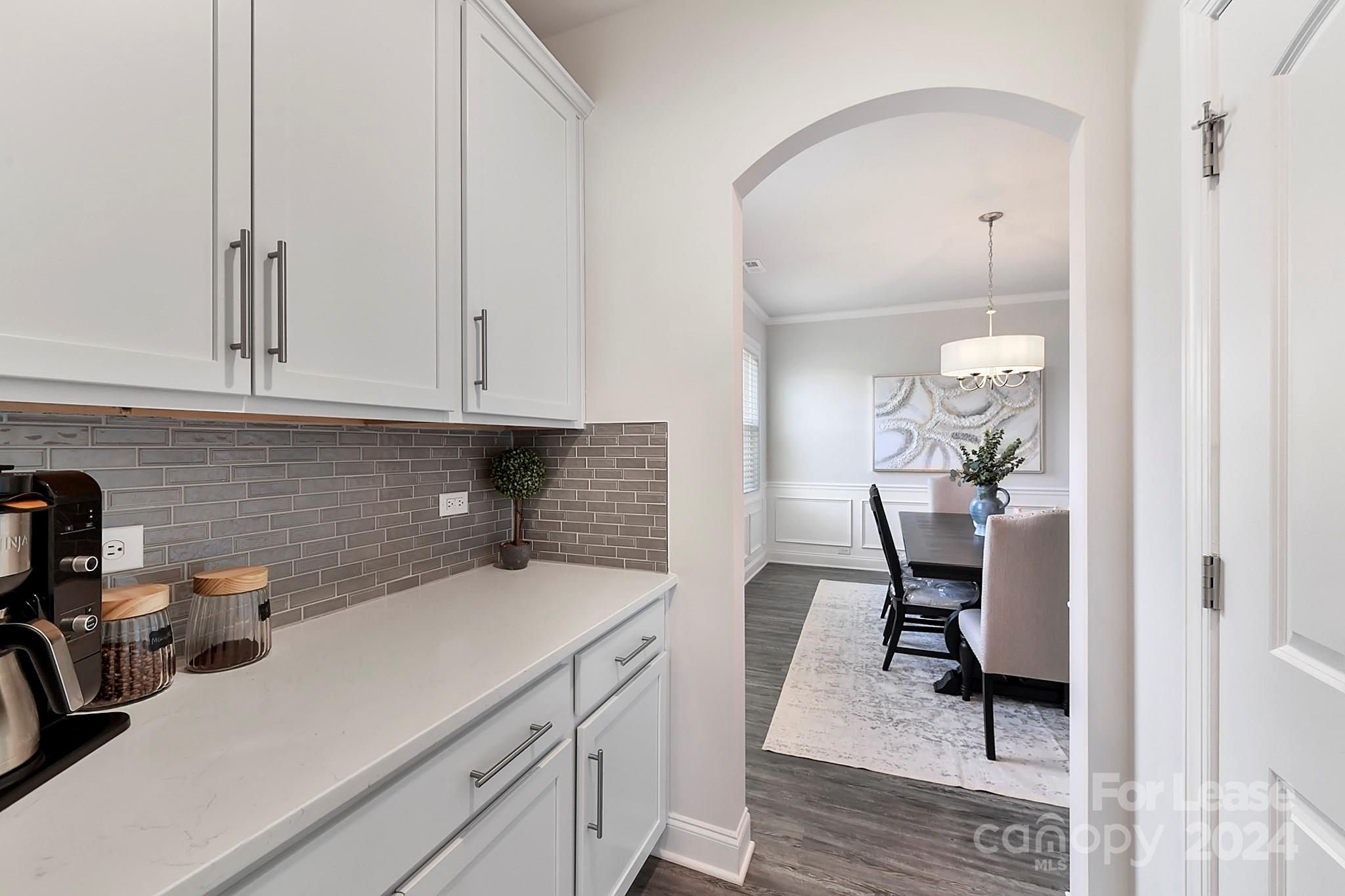 499 Hickory View Drive