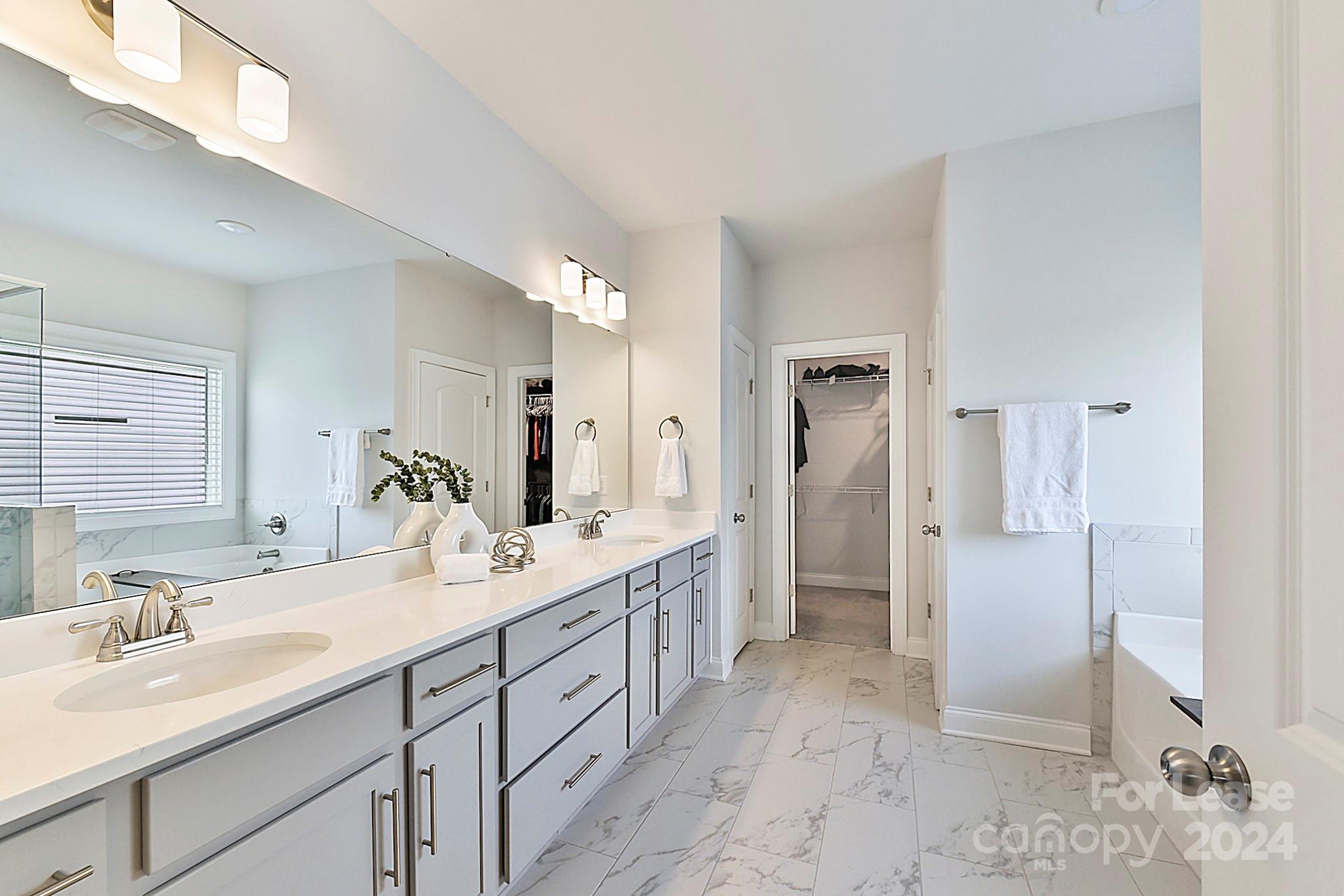 499 Hickory View Drive