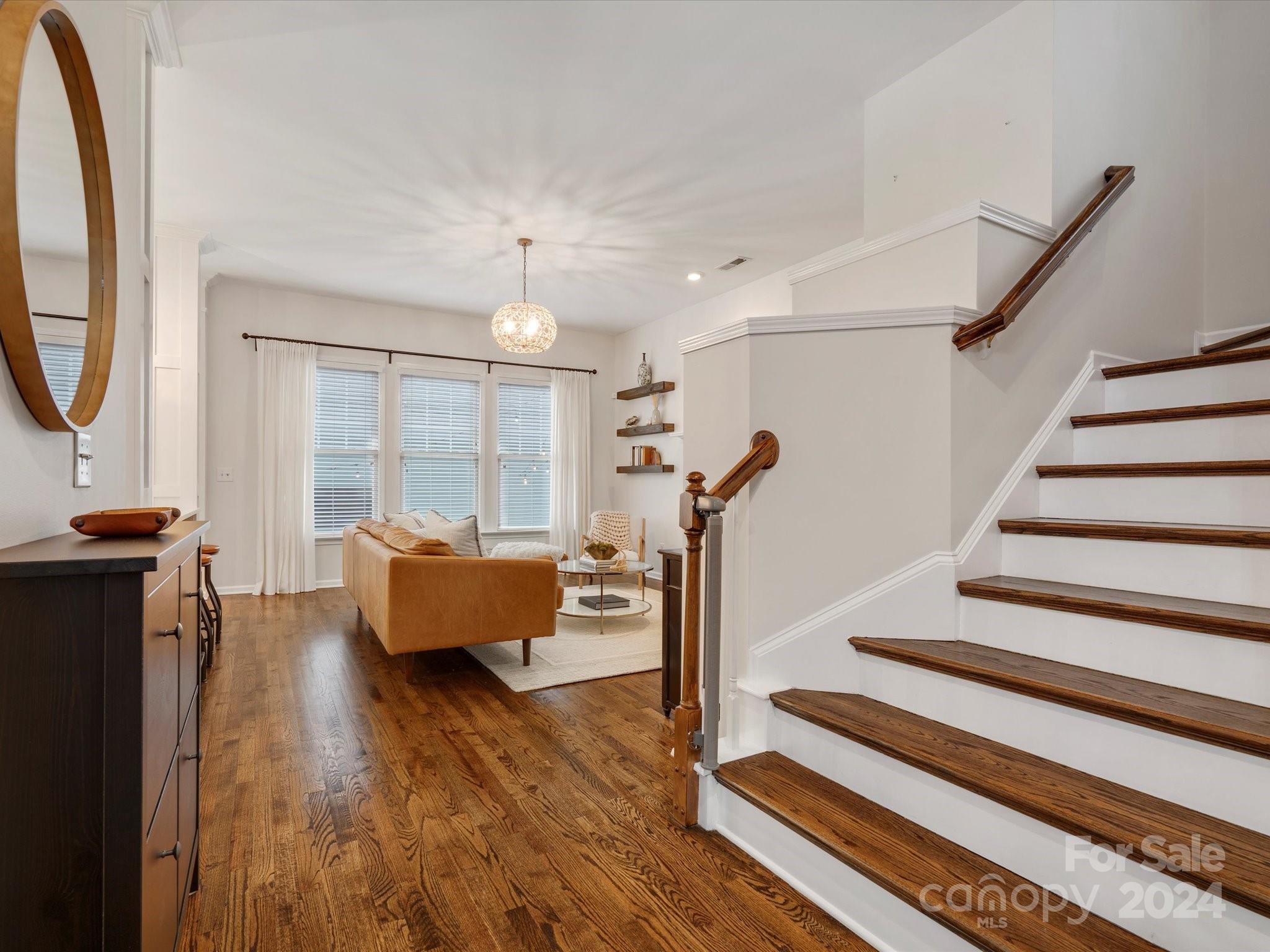 432 Third Baxter Street