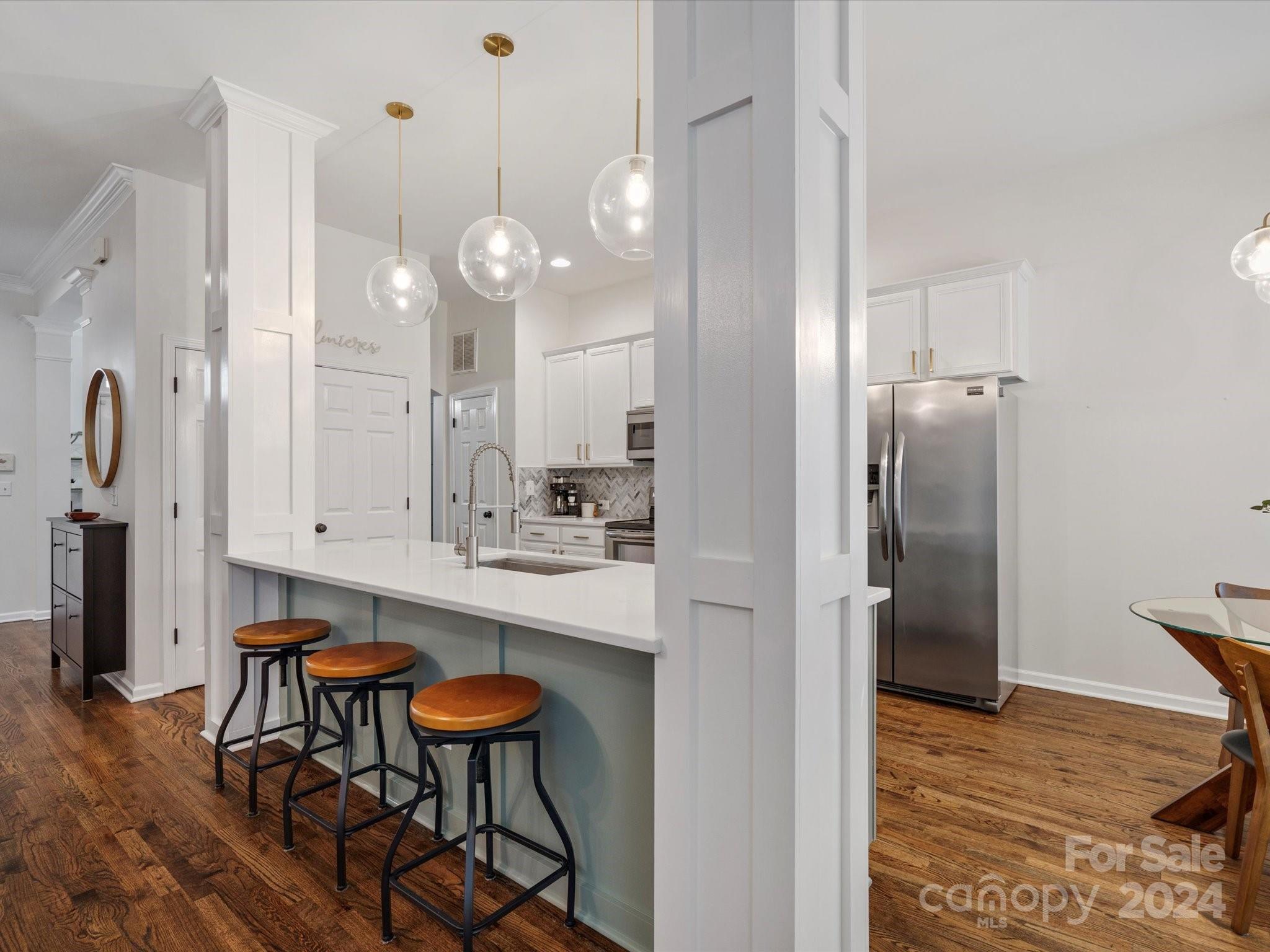 432 Third Baxter Street