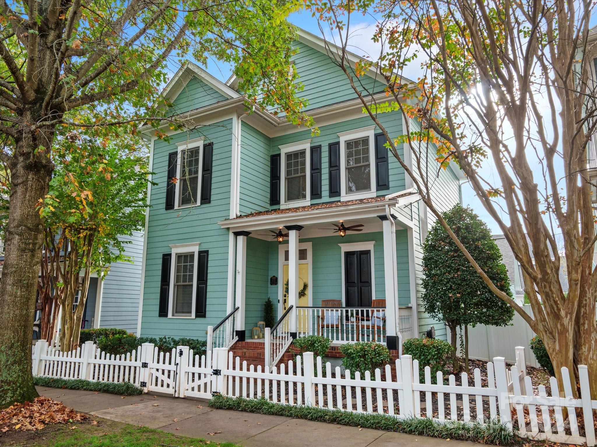 432 Third Baxter Street