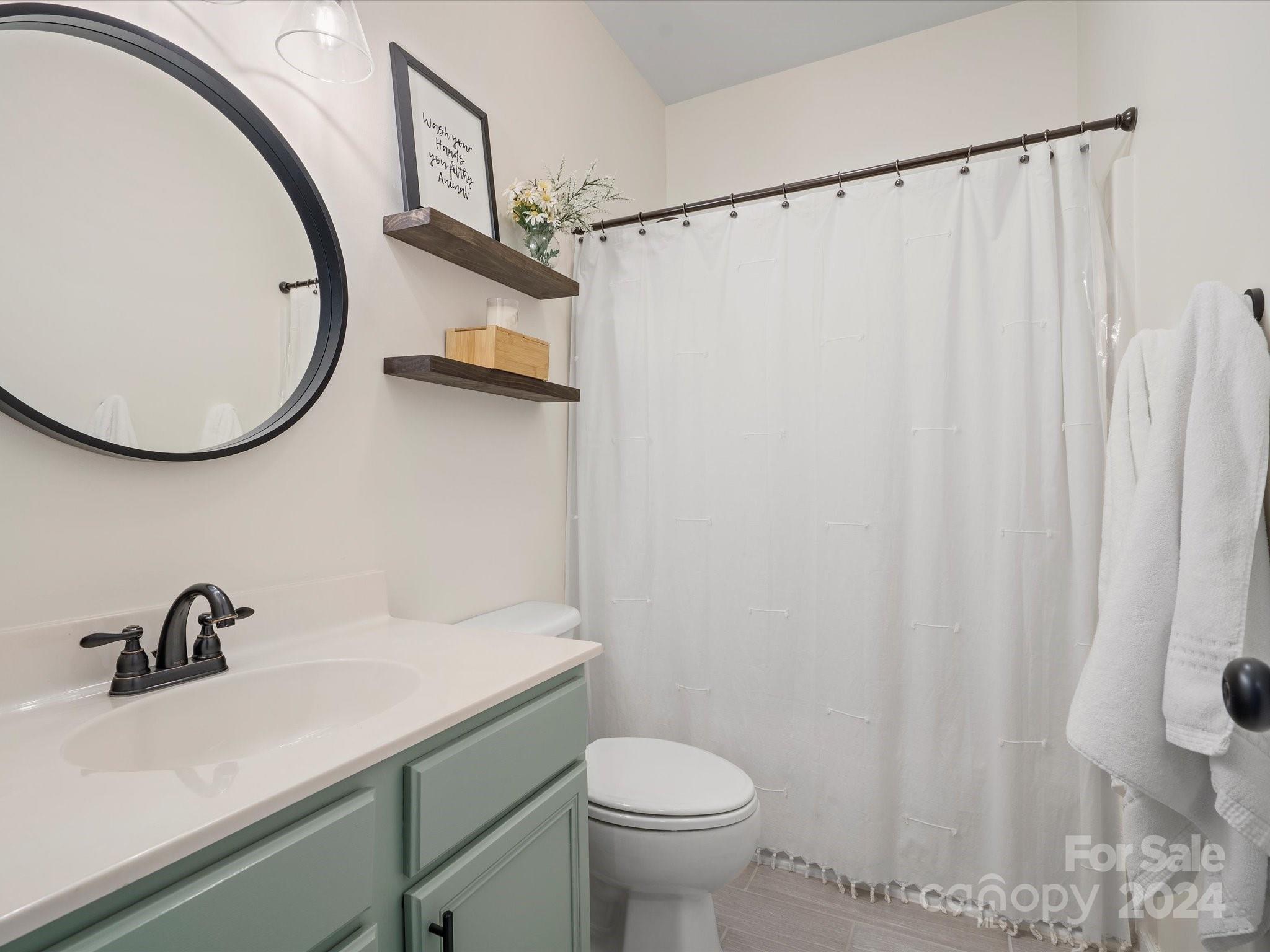 432 Third Baxter Street