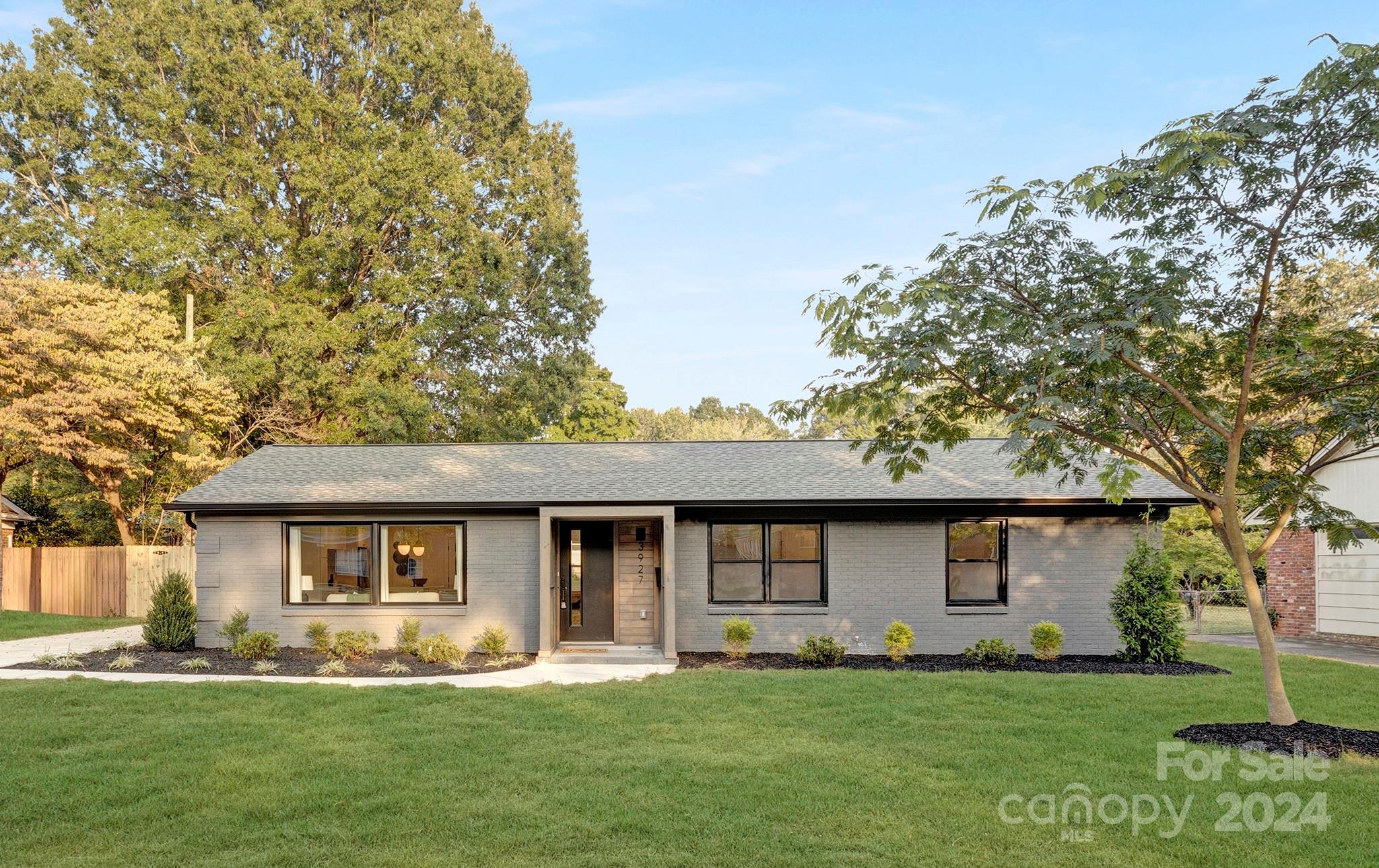 3927 Sheridan Drive