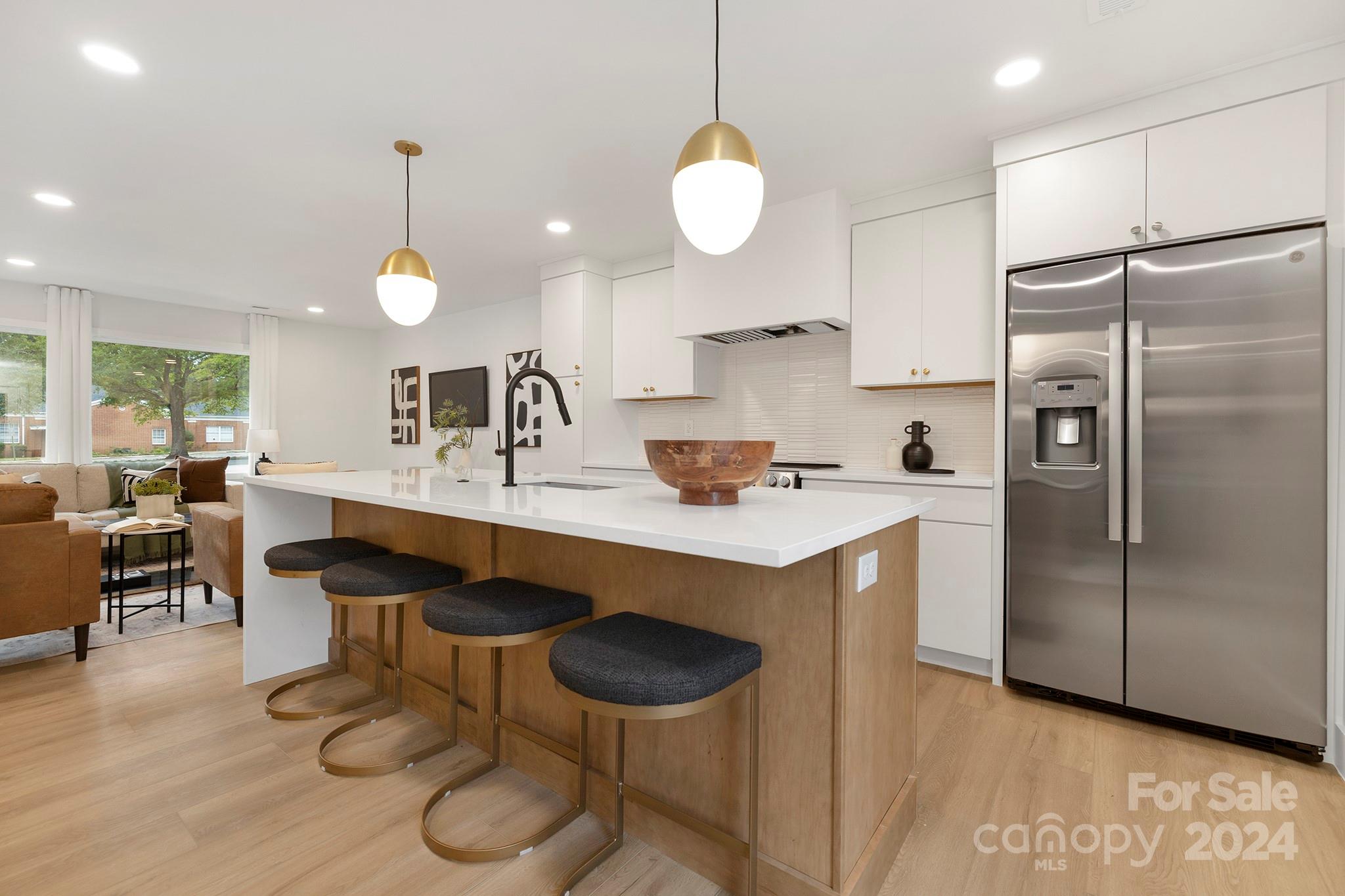 3927 Sheridan Drive