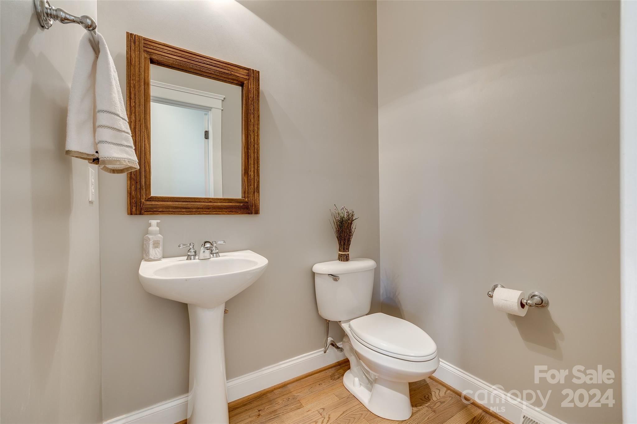 1722 Lakeland Trail Drive