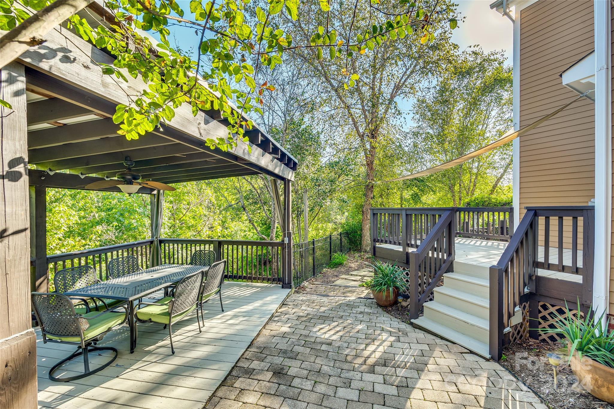 1722 Lakeland Trail Drive
