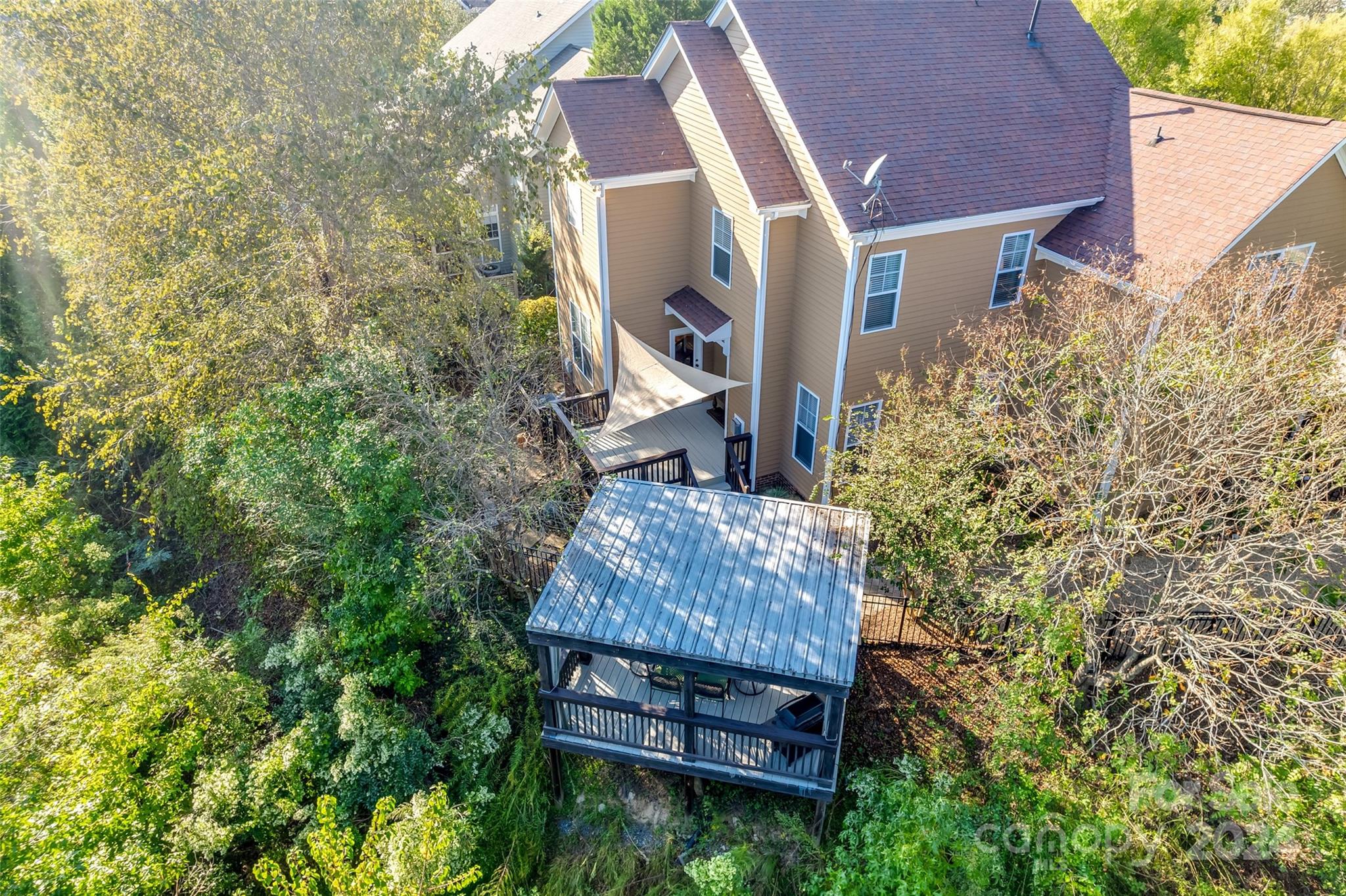1722 Lakeland Trail Drive