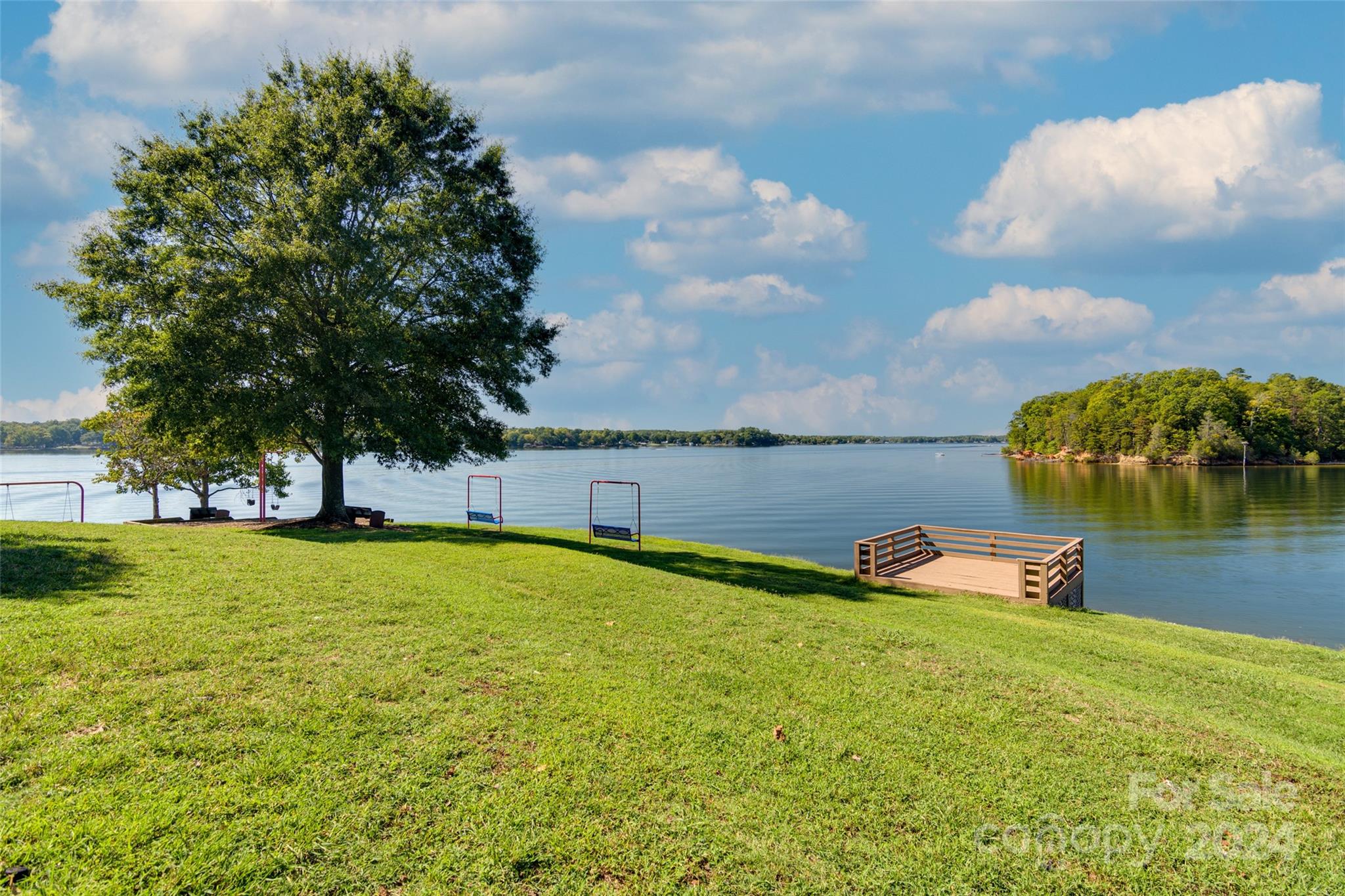 1722 Lakeland Trail Drive