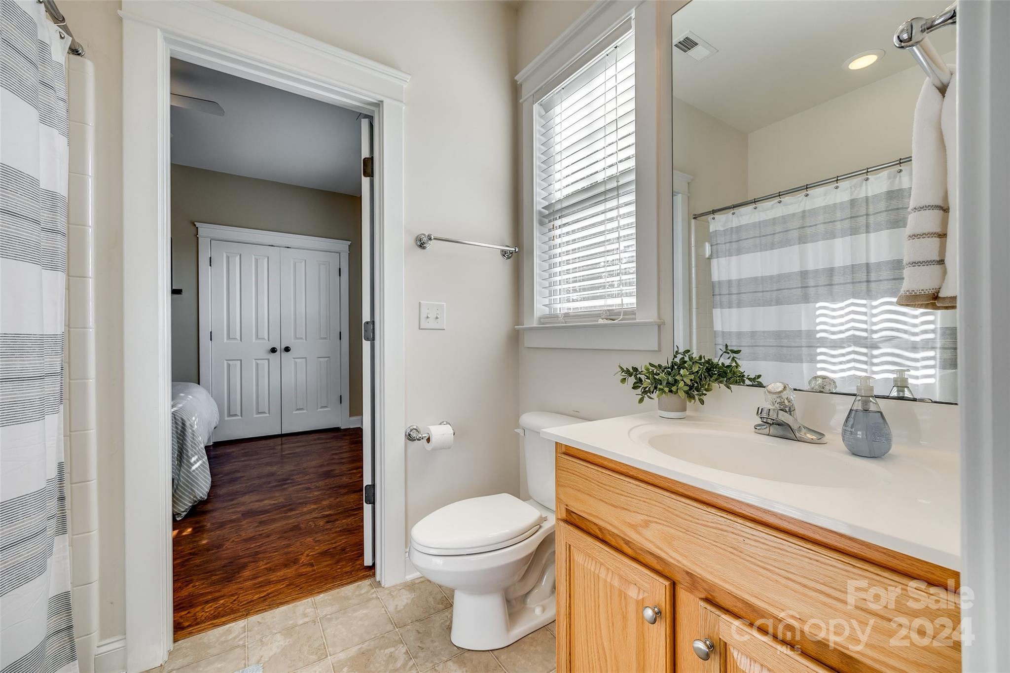 1722 Lakeland Trail Drive
