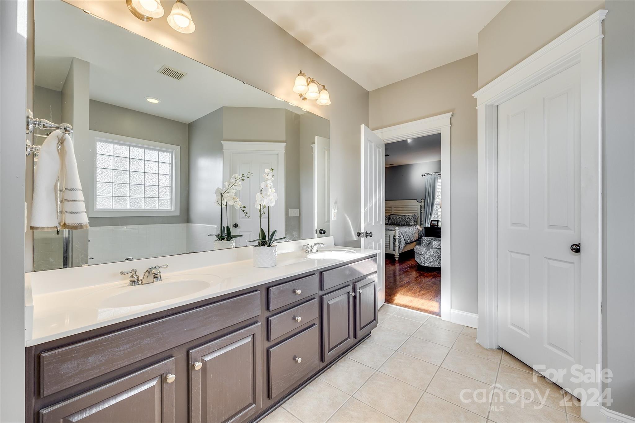 1722 Lakeland Trail Drive