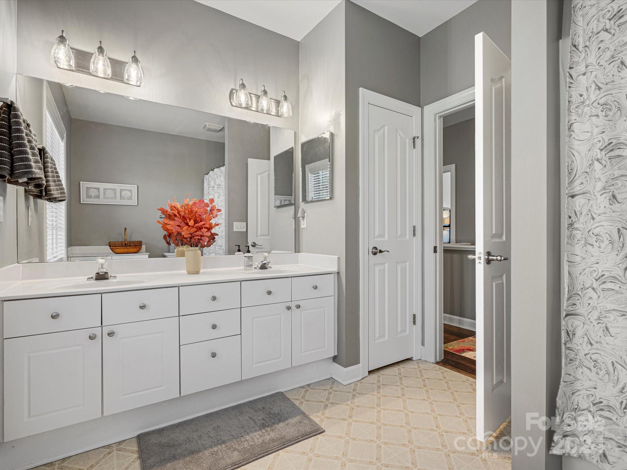 11118 Fountaingrove Drive