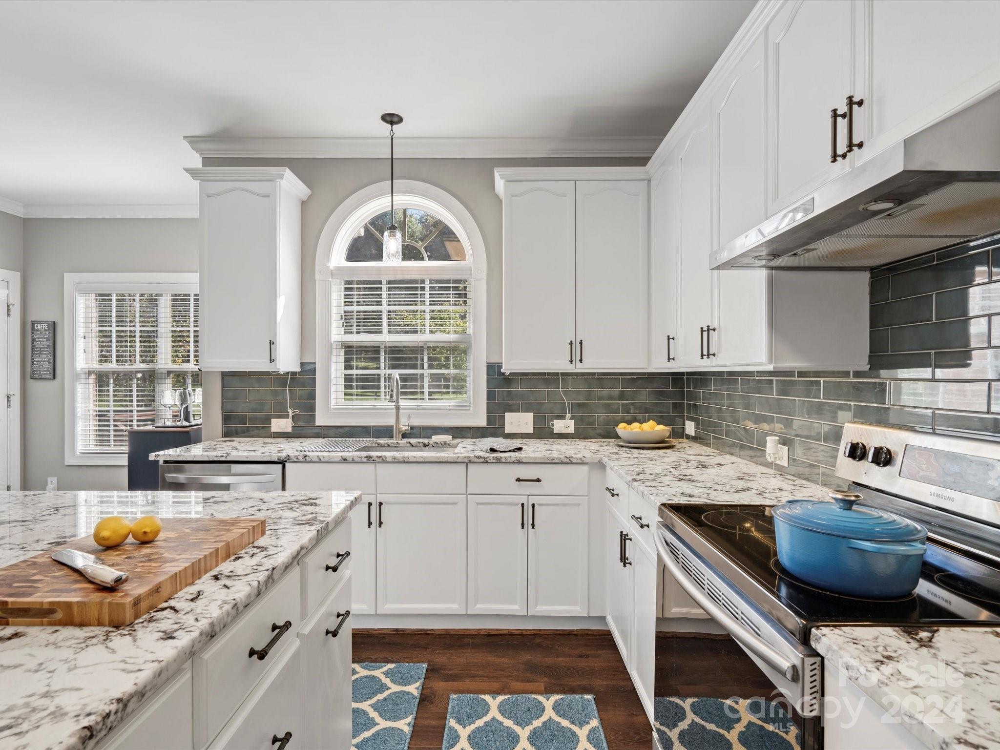 11118 Fountaingrove Drive