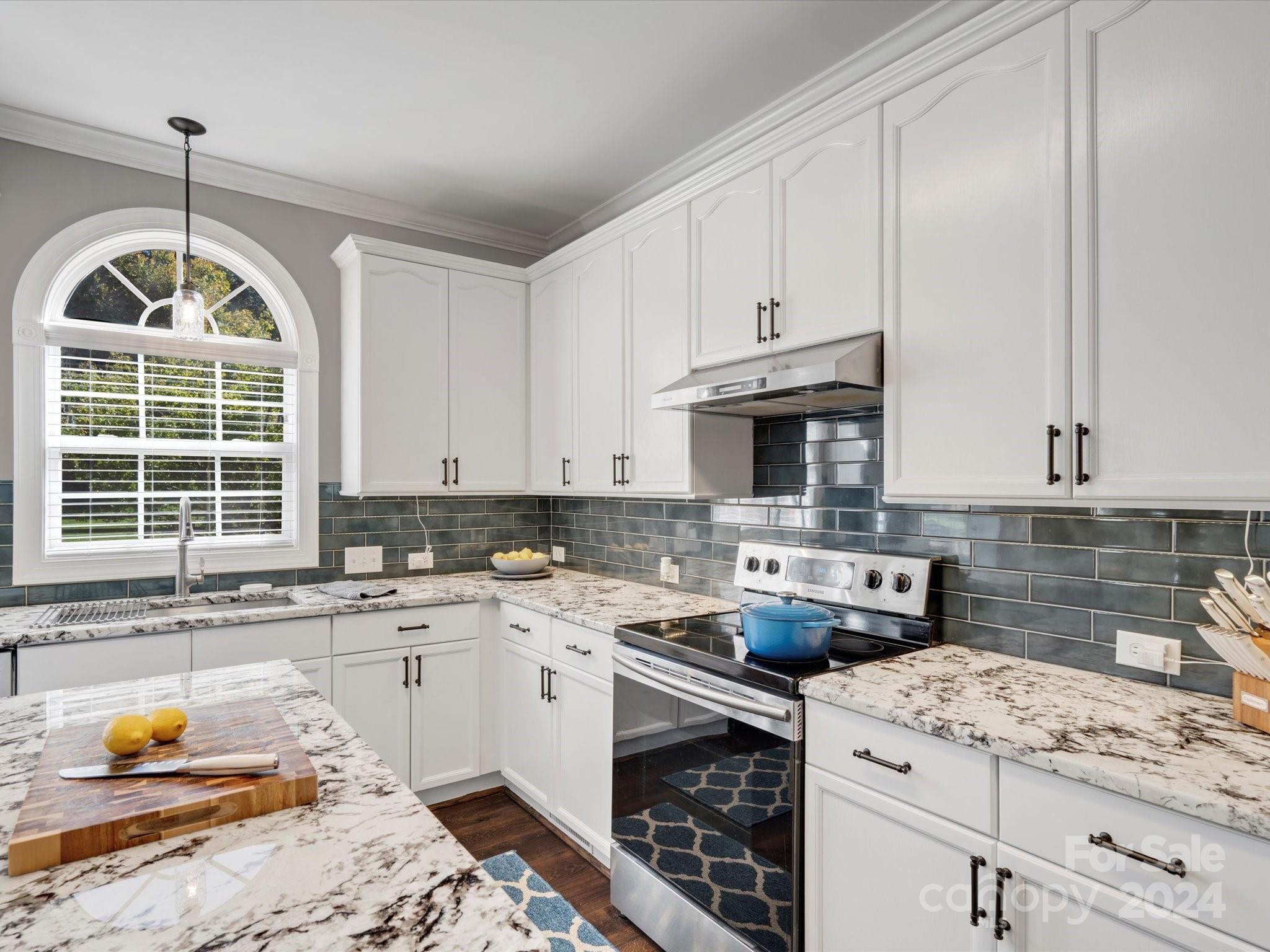 11118 Fountaingrove Drive