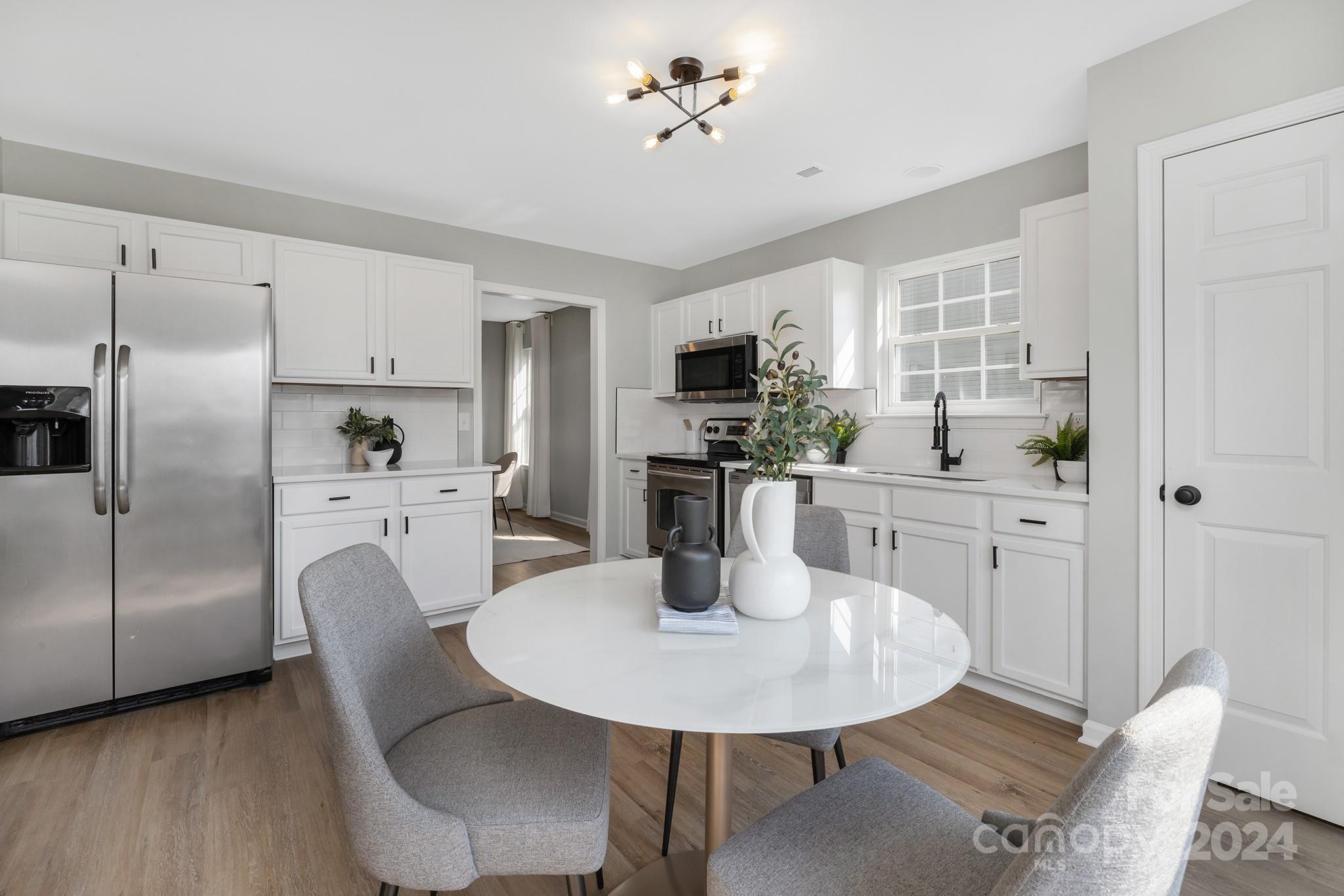 2773 Round Hill Court