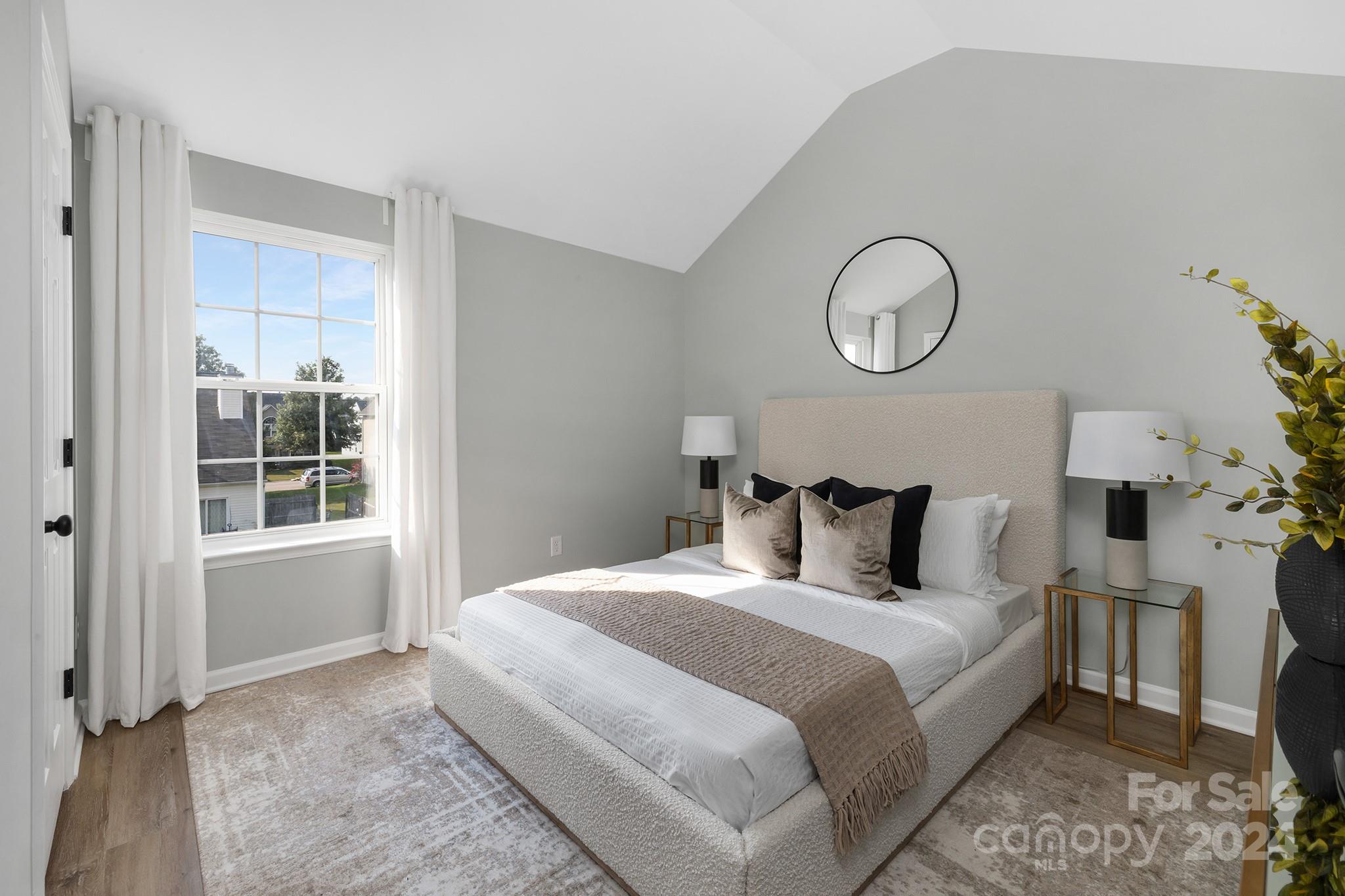 2773 Round Hill Court