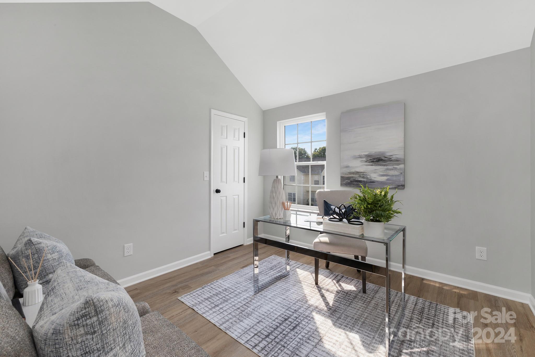 2773 Round Hill Court