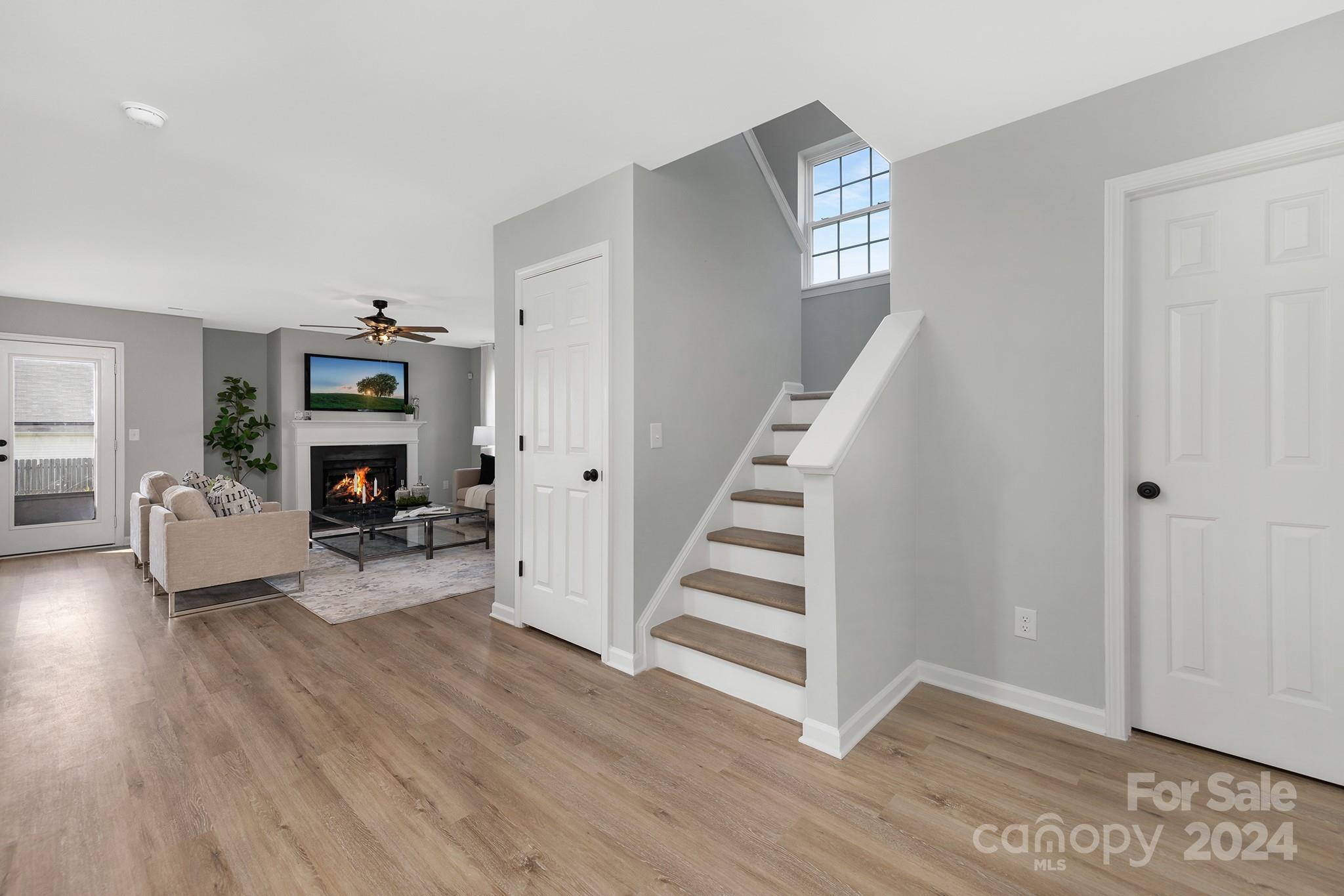 2773 Round Hill Court