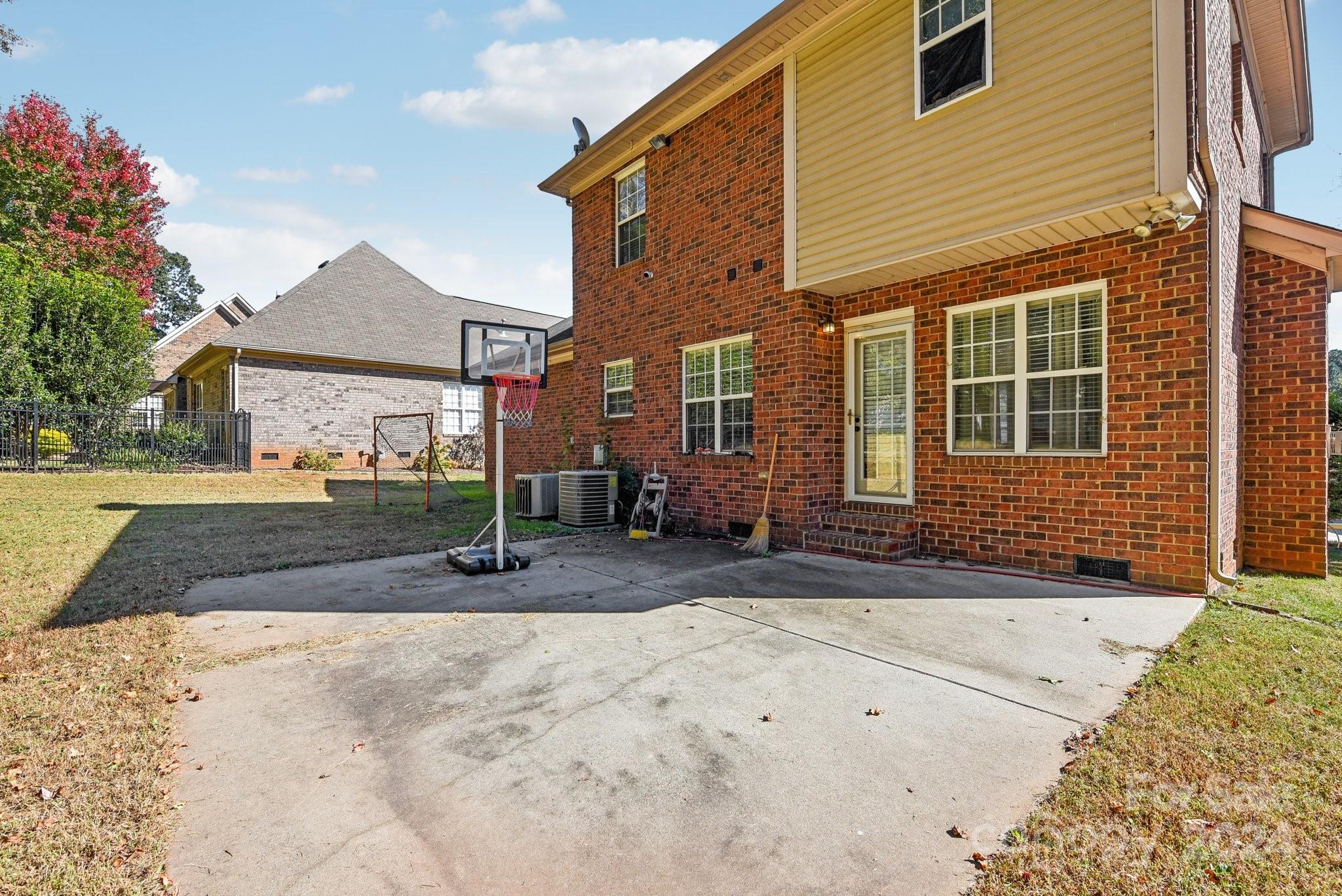 2000 Chandler Forest Court