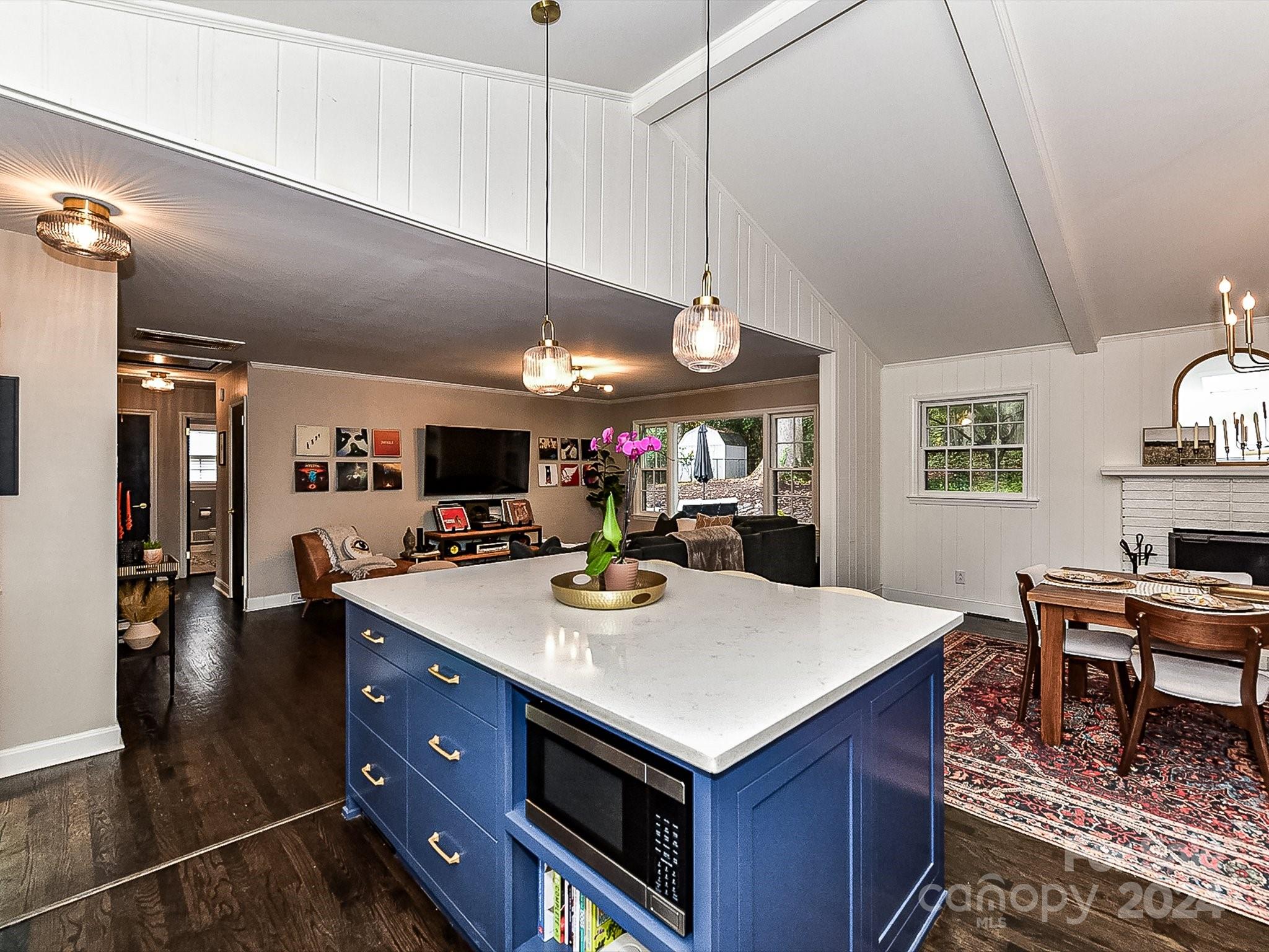 1743 Edgewater Drive