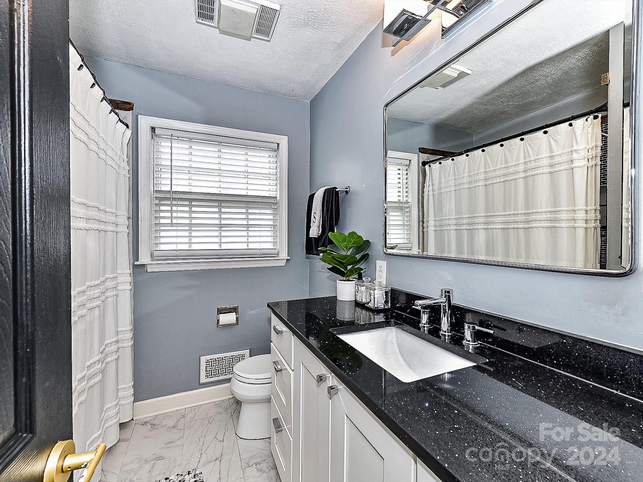 1743 Edgewater Drive