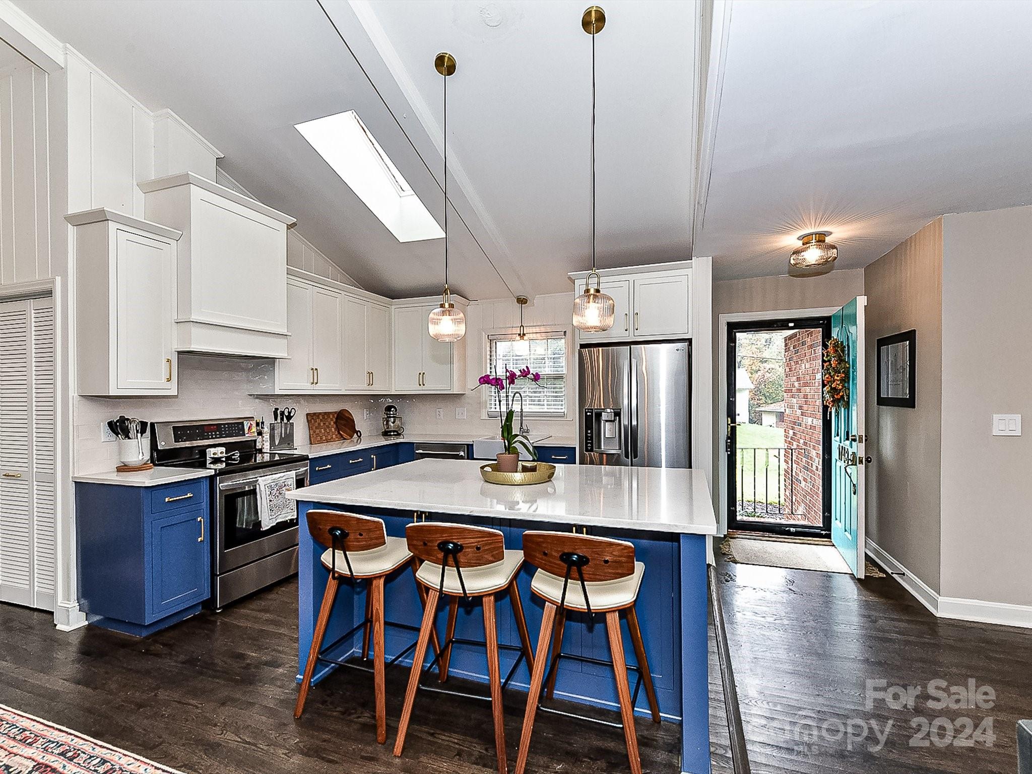 1743 Edgewater Drive