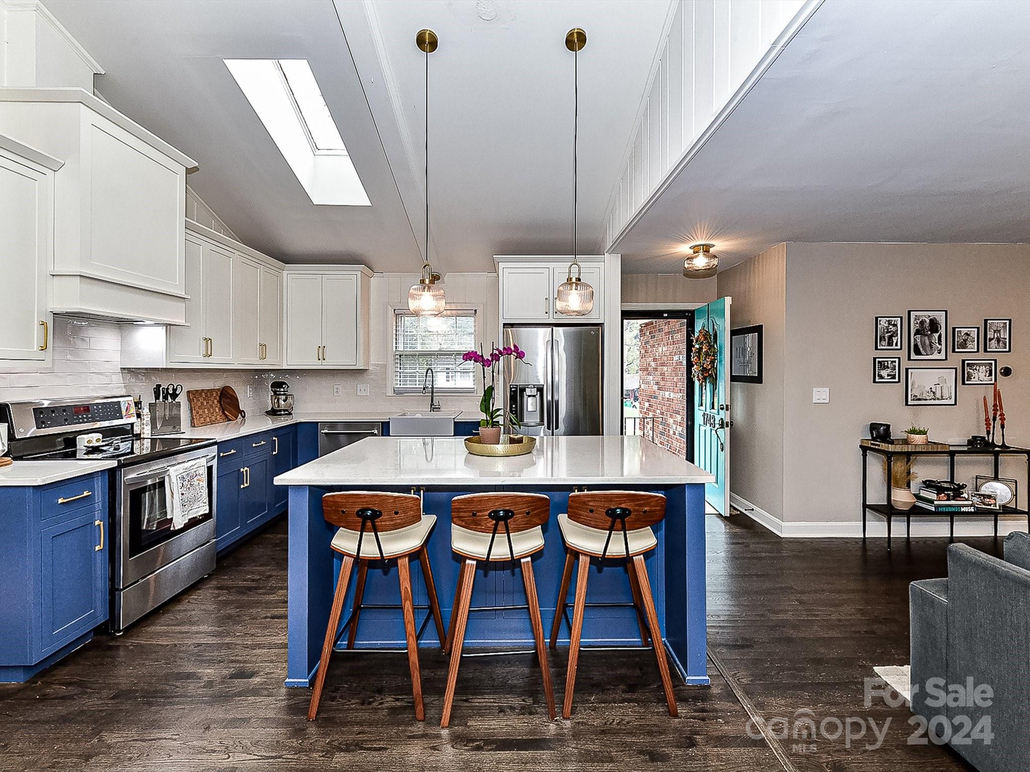 1743 Edgewater Drive