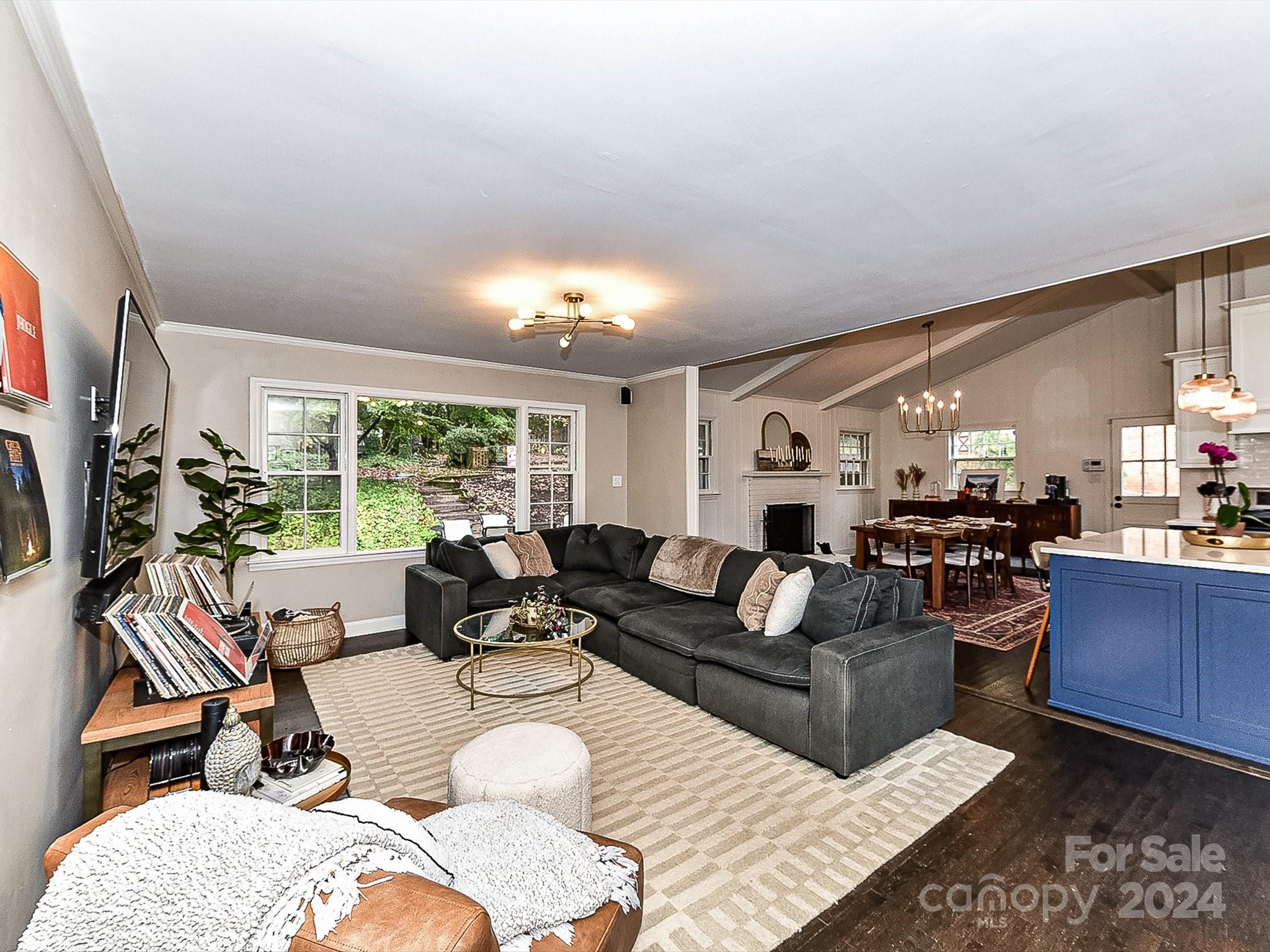 1743 Edgewater Drive