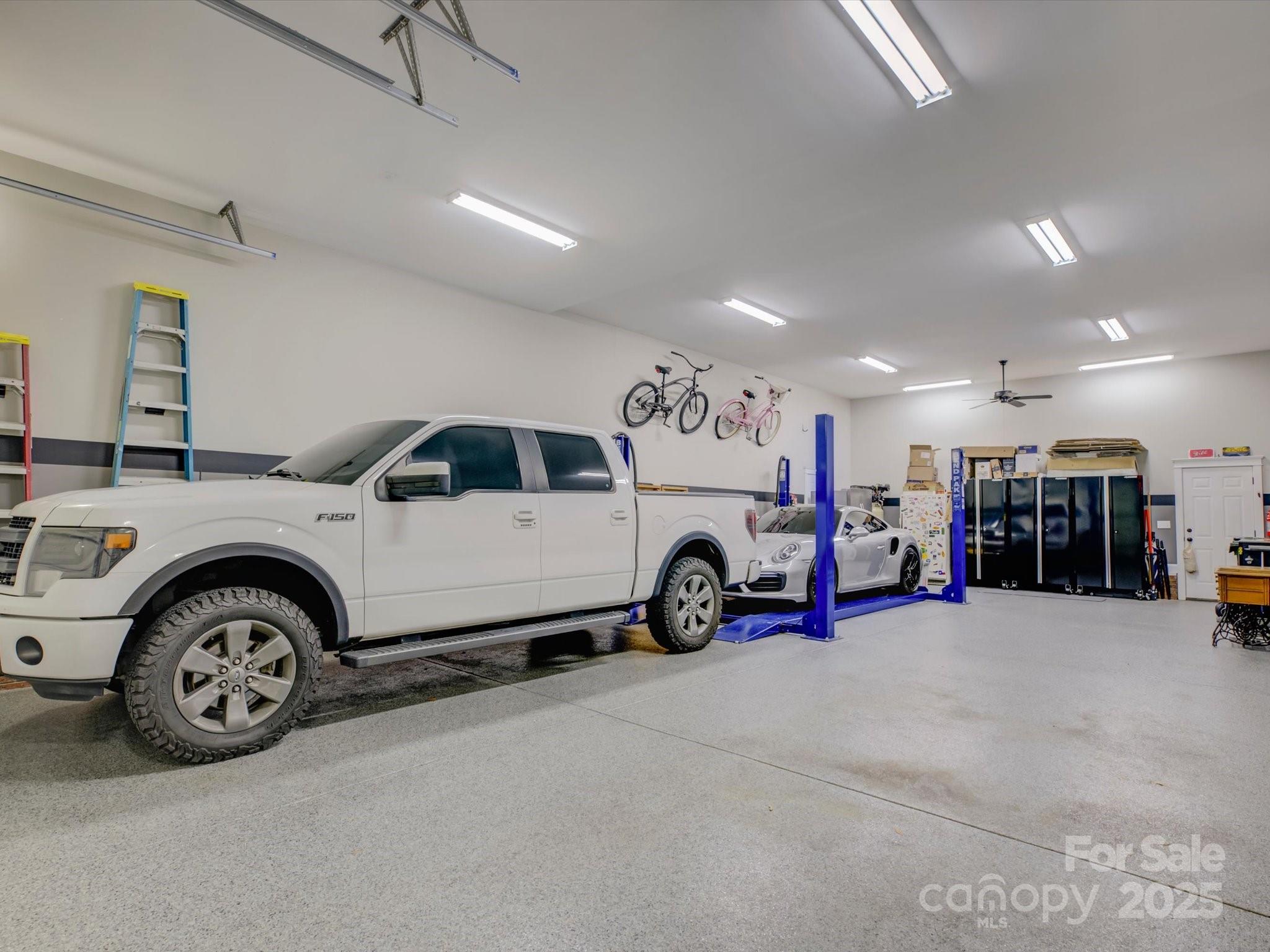 5702 Morris Hunt Drive