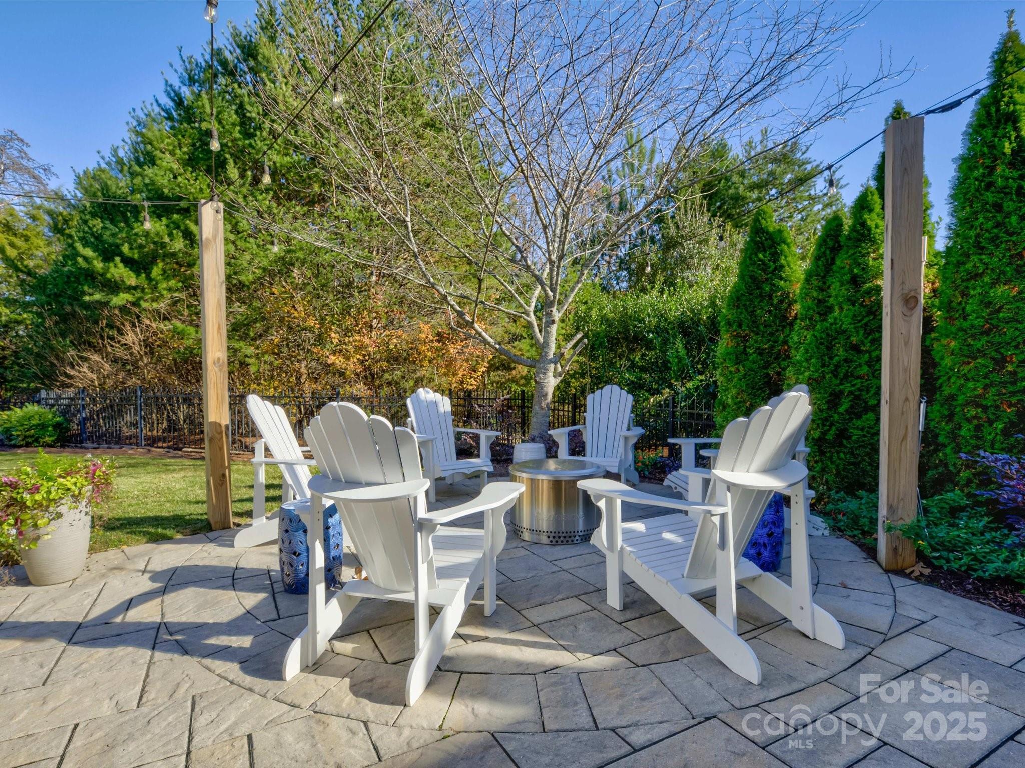 5702 Morris Hunt Drive