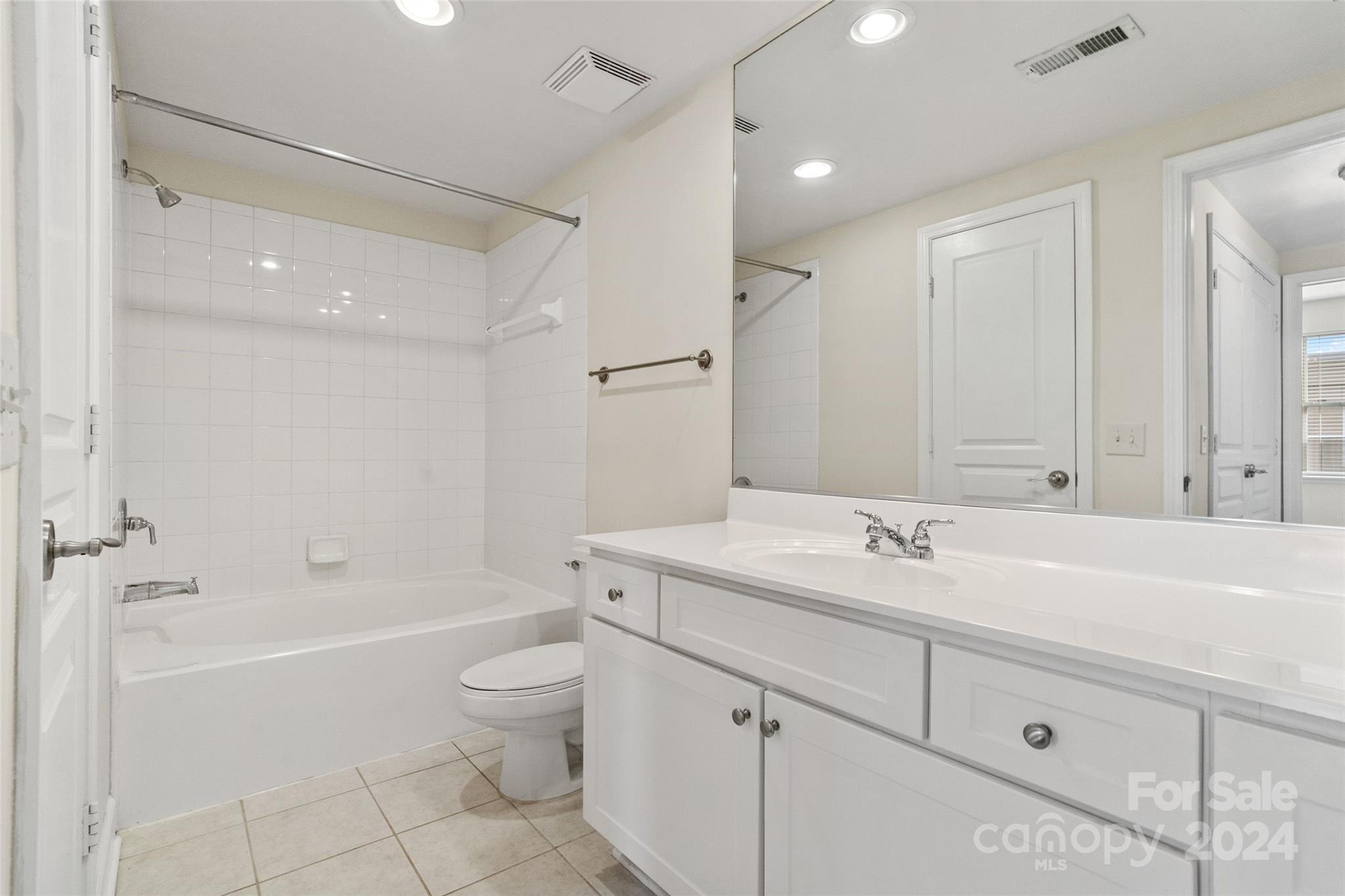 1315 East Boulevard Unit: 515