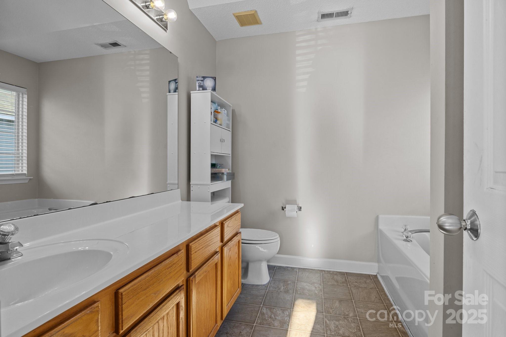 641 Woodington Lane