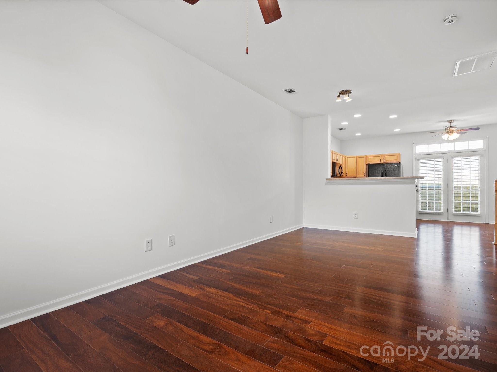 136 Rapids Road