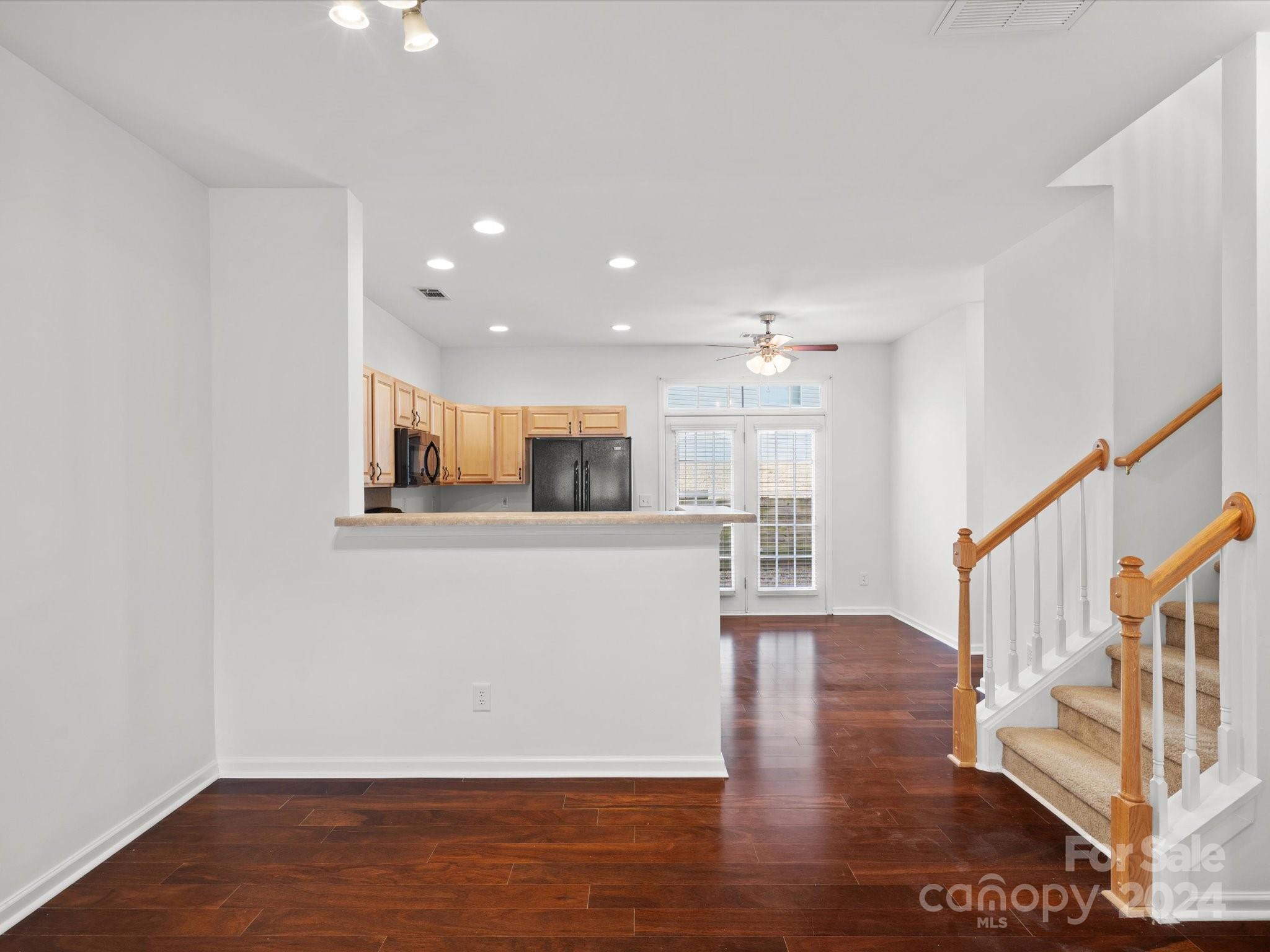 136 Rapids Road