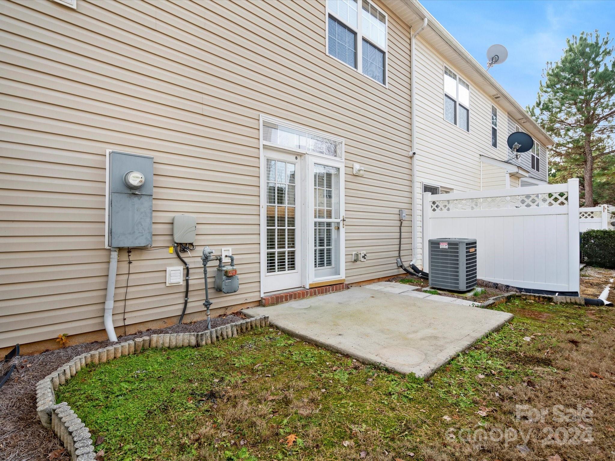 136 Rapids Road