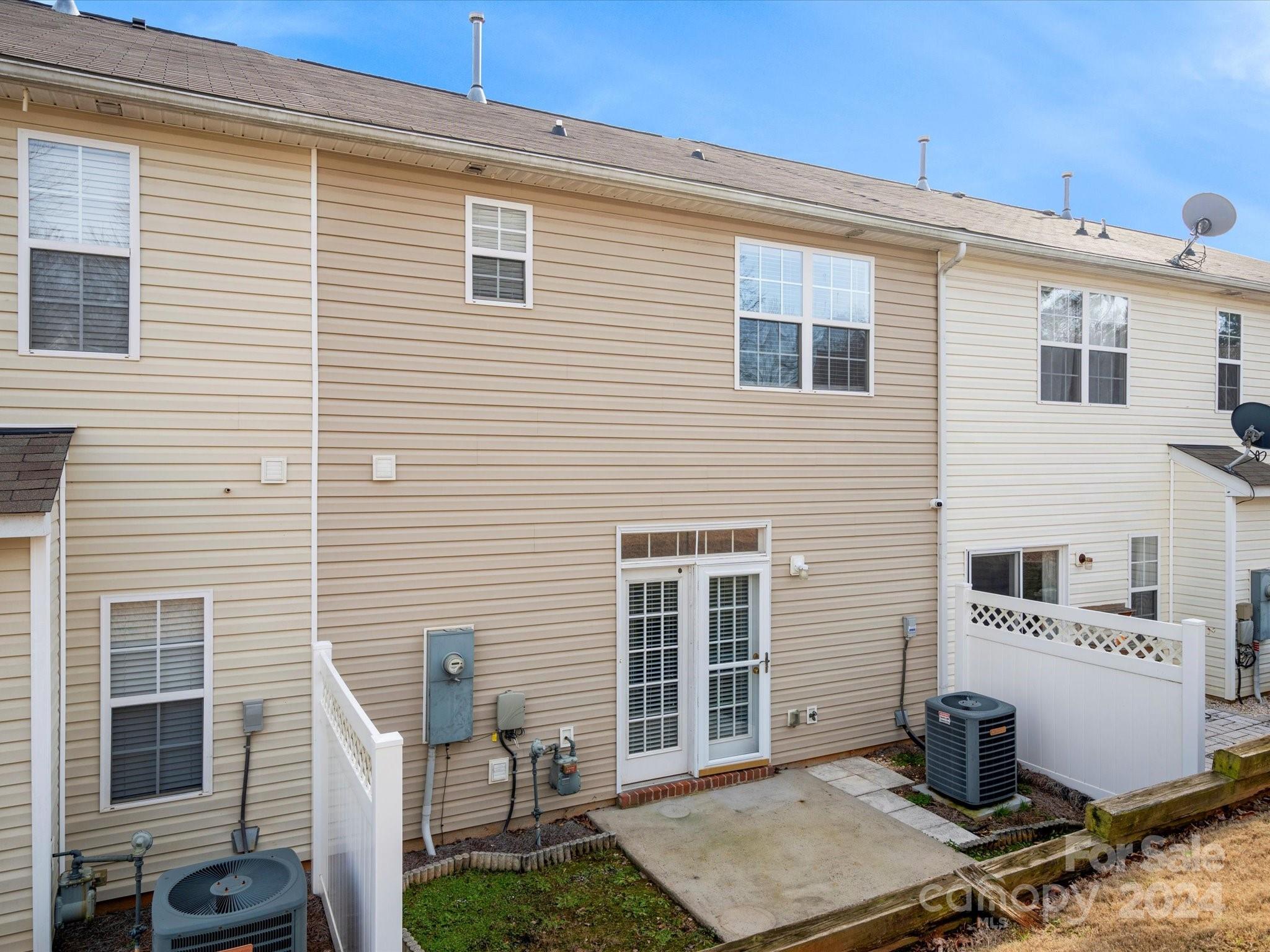 136 Rapids Road