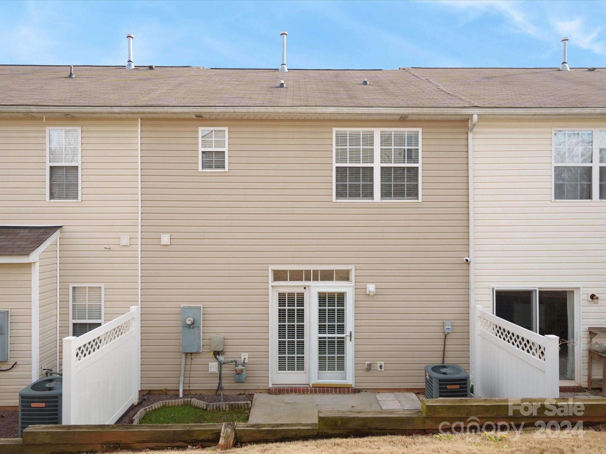 136 Rapids Road