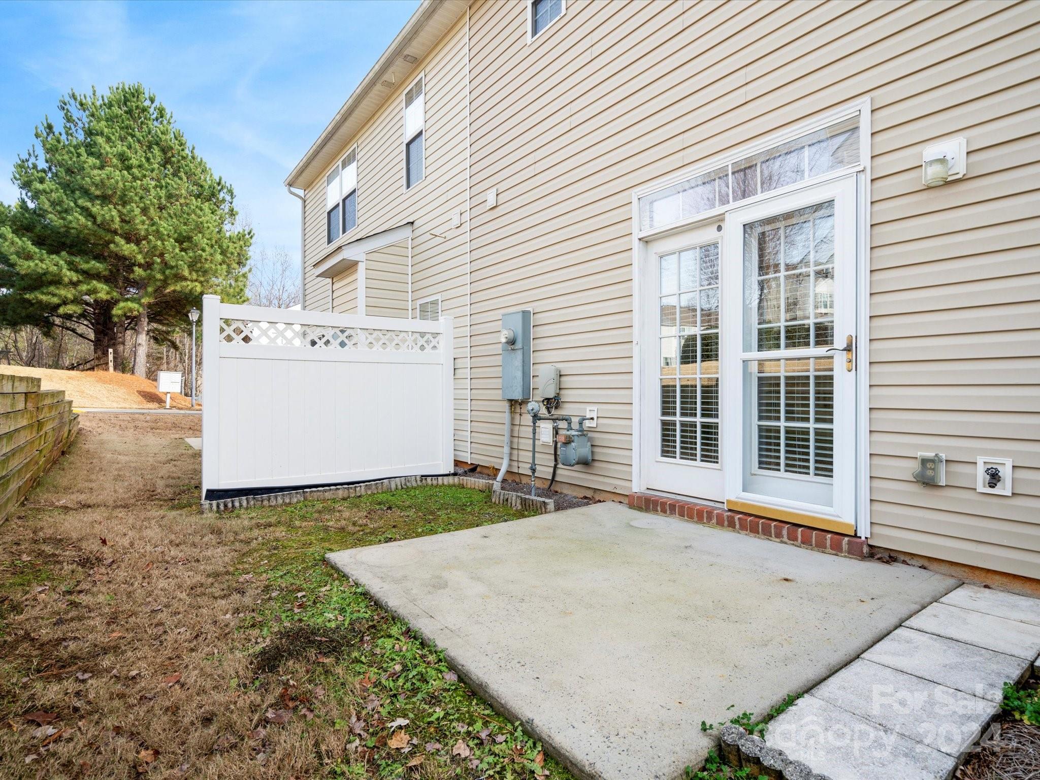 136 Rapids Road
