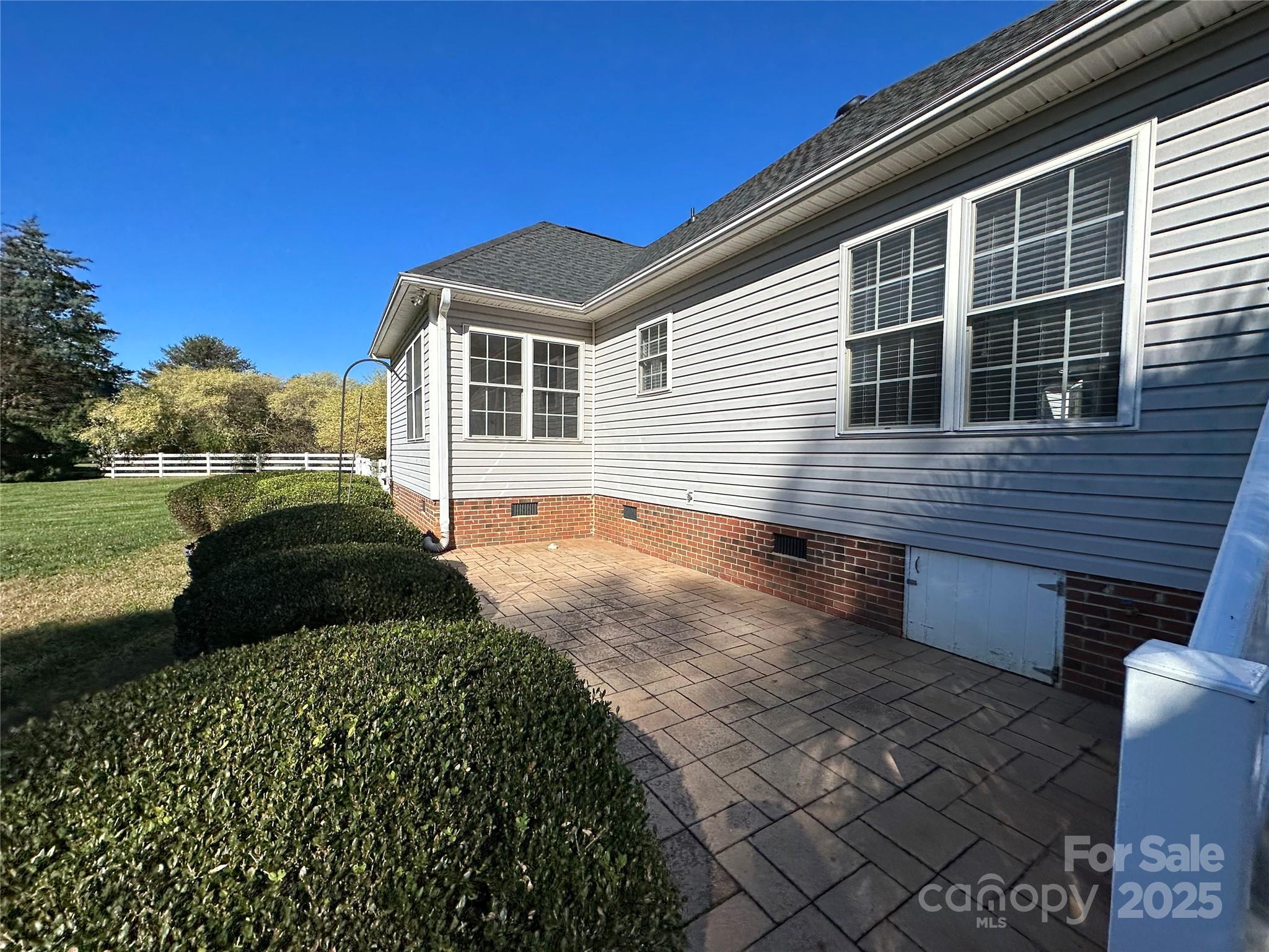 118 Sterling Drive